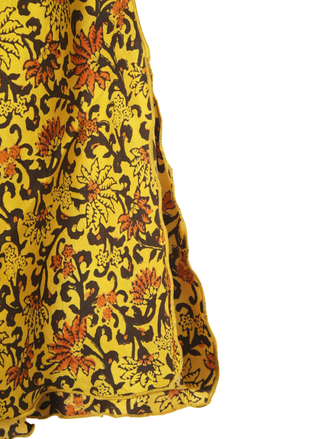 The Indian Didi dress is made in 100% silk entirely hand-dyed with the antique Shibori technique, which creates beautiful patterns when folding and dyeing the precious silk fabric with natural colors. These pieces are biased cut to naturally adjust to every shape and size. The Didi dress is perfect for a refined and sophisticated look for every summer evening. DETAILS AND CARE Red clamp pattern 100% silk V neck Long sleeves Biased Cut Slit on the sides Model is 178 cm and is wearing a size Small