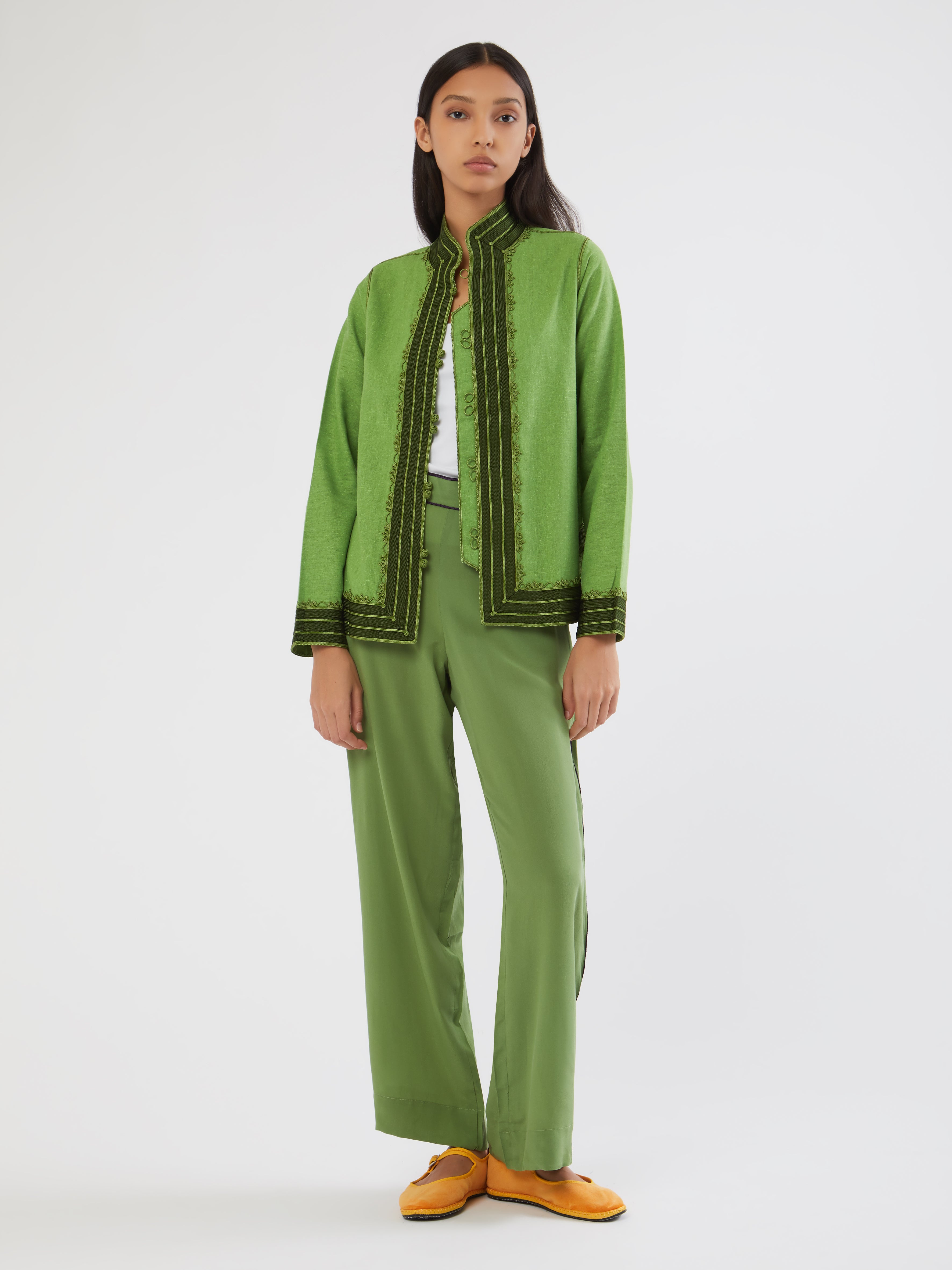 Embroidered in silk threads, Ethical fashion, craftsmanship, sustainable fashion, traditional fashion, ethnic fashion, moda etica, moda sostenibile, tecniche artigianali, moda tradizionale, moda etnica, fatto a mano, handmade, bohemian jacket, boho jacket, midseason jacket, giacca di mezza stagione, ricamo a mano, hand embroidery, silk embroidery, ricamo seta, moroccan jacket, giacca marocchina, collo coreana, giacca di velluto, velvet jacket, giacca di cashmere, cashmere jacket