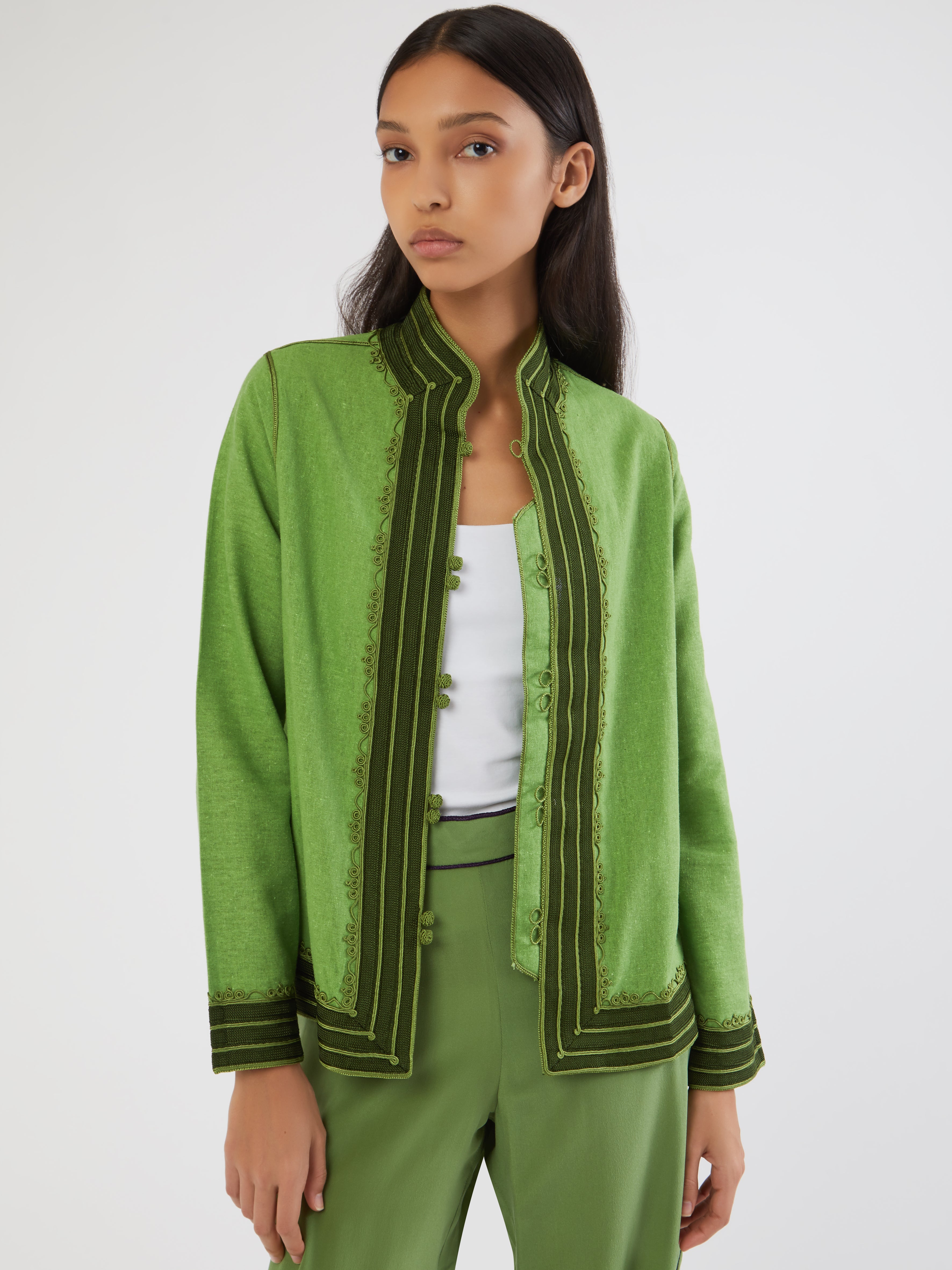 Embroidered in silk threads, Ethical fashion, craftsmanship, sustainable fashion, traditional fashion, ethnic fashion, moda etica, moda sostenibile, tecniche artigianali, moda tradizionale, moda etnica, fatto a mano, handmade, bohemian jacket, boho jacket, midseason jacket, giacca di mezza stagione, ricamo a mano, hand embroidery, silk embroidery, ricamo seta, moroccan jacket, giacca marocchina, collo coreana, giacca di velluto, velvet jacket, giacca di cashmere, cashmere jacket