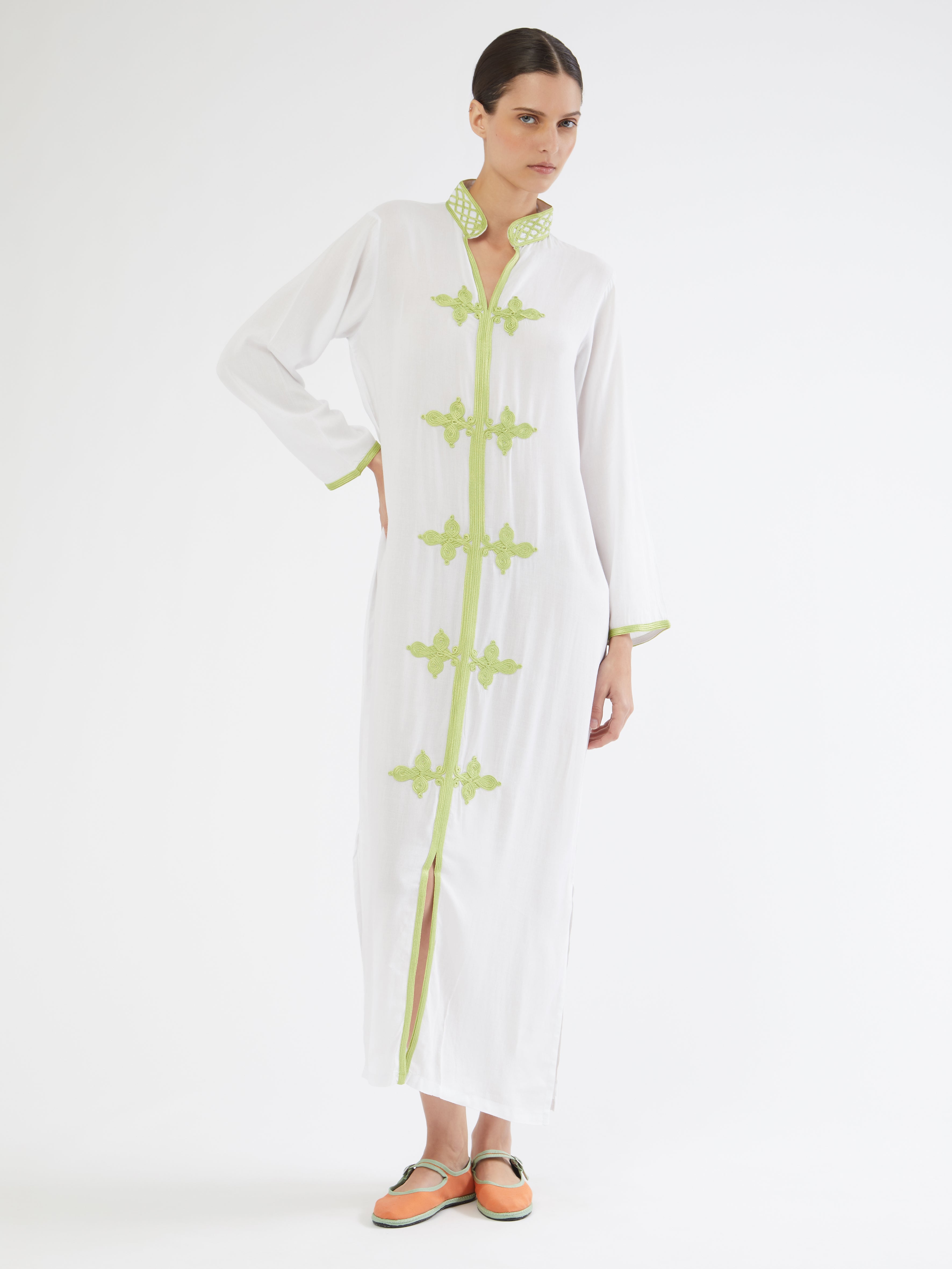 Ethical fashion, craftsmanship, sustainable fashion, traditional fashion, ethnic fashion, moda etica, moda sostenibile, tecniche artigianali, moda tradizionale, moda etnica, fatto a mano, handmade, kaftano, kaftan, beachwear, moda di spiaggia, summer wear, bohemian style, boho styile, stile bohemio, stile boho, resort wear, morocco, moda marochina, moroccan fashion, moroccan style, hand embroidery, ricamato a mano, ricamo, ricamo marocchino, moroccan embroidery, colorful kaftan, cotton kaftan, beach style.