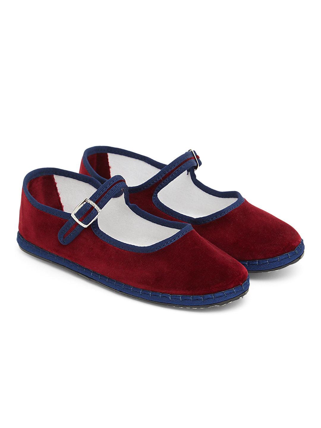 Friulane, furlane, scarpet, velvet shoes, velvet slippers, handmade in Italy, velvet, ETHICAL FASHION, CRAFTSMANSHIP, SUSTAINABLE FASHION, TRADITIONAL FASHION, ETHNIC FASHION, BOHEMIAN FASHION, TRADITONAL ACCESSORIES, HANDMADE SHOES, HANDMADE ACCESSORIES, scarpe di velluto, velluto, fatto a mano in italia, MODA ETICA,  MODA SOSTENIBILE, MODA TRADIZIONALE, MODA ETNICA, VESTITI BOHEMIAN, accessori tradizionali, scarpe fatto a mano, accessori fatti a mano, scarpe tradizionali