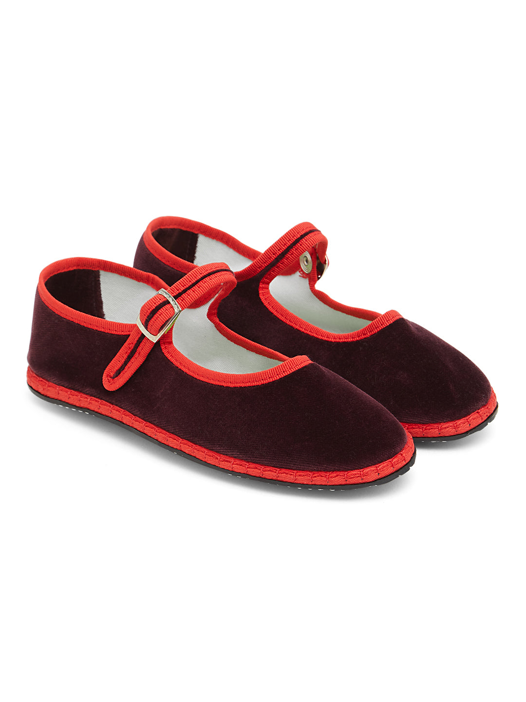 Friulane, furlane, scarpet, velvet shoes, velvet slippers, handmade in Italy, velvet, ETHICAL FASHION, CRAFTSMANSHIP, SUSTAINABLE FASHION, TRADITIONAL FASHION, ETHNIC FASHION, BOHEMIAN FASHION, TRADITONAL ACCESSORIES, HANDMADE SHOES, HANDMADE ACCESSORIES, scarpe di velluto, velluto, fatto a mano in italia, MODA ETICA,  MODA SOSTENIBILE, MODA TRADIZIONALE, MODA ETNICA, VESTITI BOHEMIAN, accessori tradizionali, scarpe fatto a mano, accessori fatti a mano, scarpe tradizionali