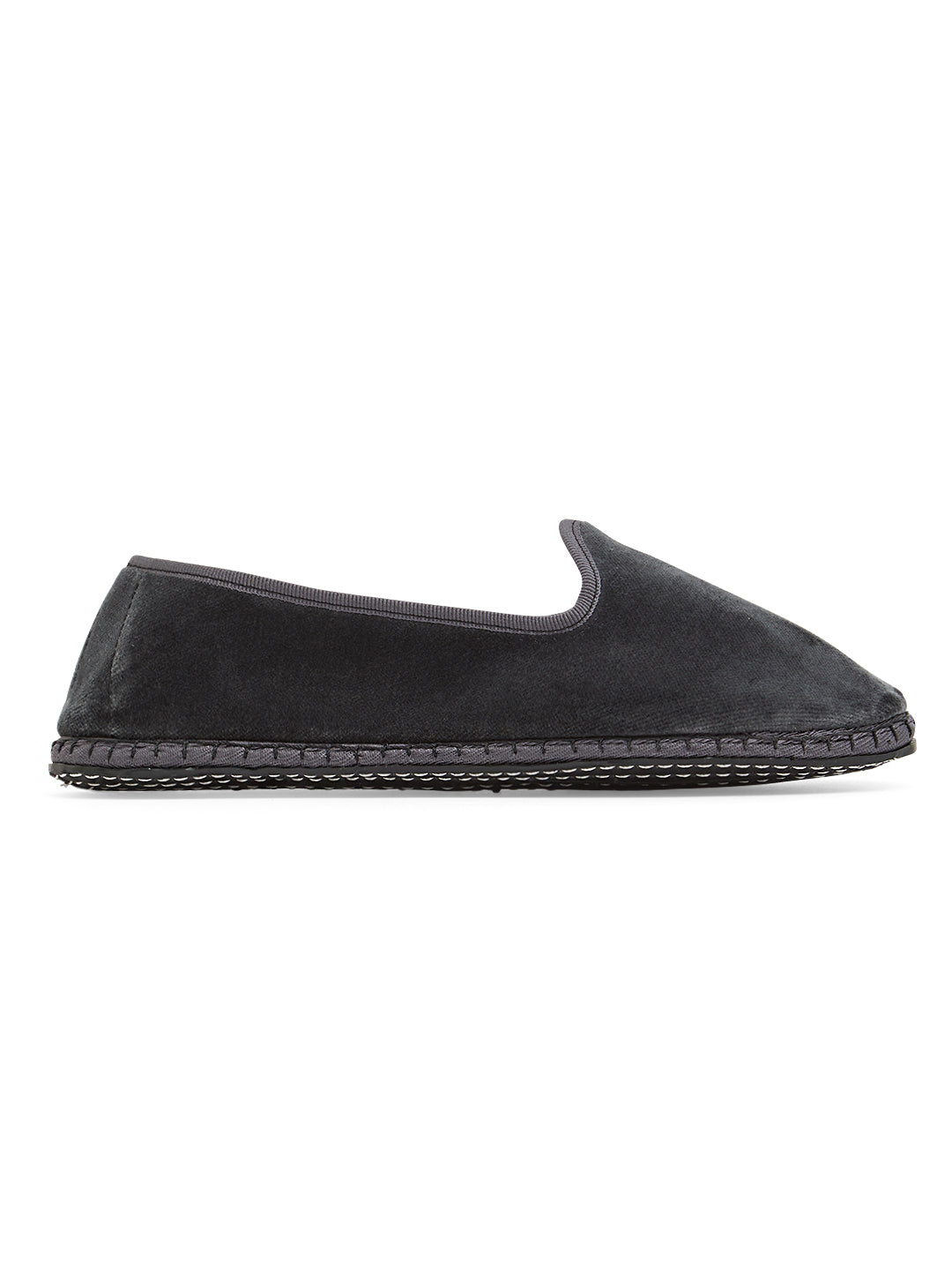 Friulane, furlane, scarpet, velvet shoes, velvet slippers, handmade in Italy, velvet, ETHICAL FASHION, CRAFTSMANSHIP, SUSTAINABLE FASHION, TRADITIONAL FASHION, ETHNIC FASHION, BOHEMIAN FASHION, TRADITONAL ACCESSORIES, HANDMADE SHOES, HANDMADE ACCESSORIES, scarpe di velluto, velluto, fatto a mano in italia, MODA ETICA,  MODA SOSTENIBILE, MODA TRADIZIONALE, MODA ETNICA, VESTITI BOHEMIAN, accessori tradizionali, scarpe fatto a mano, accessori fatti a mano, scarpe tradizionali
