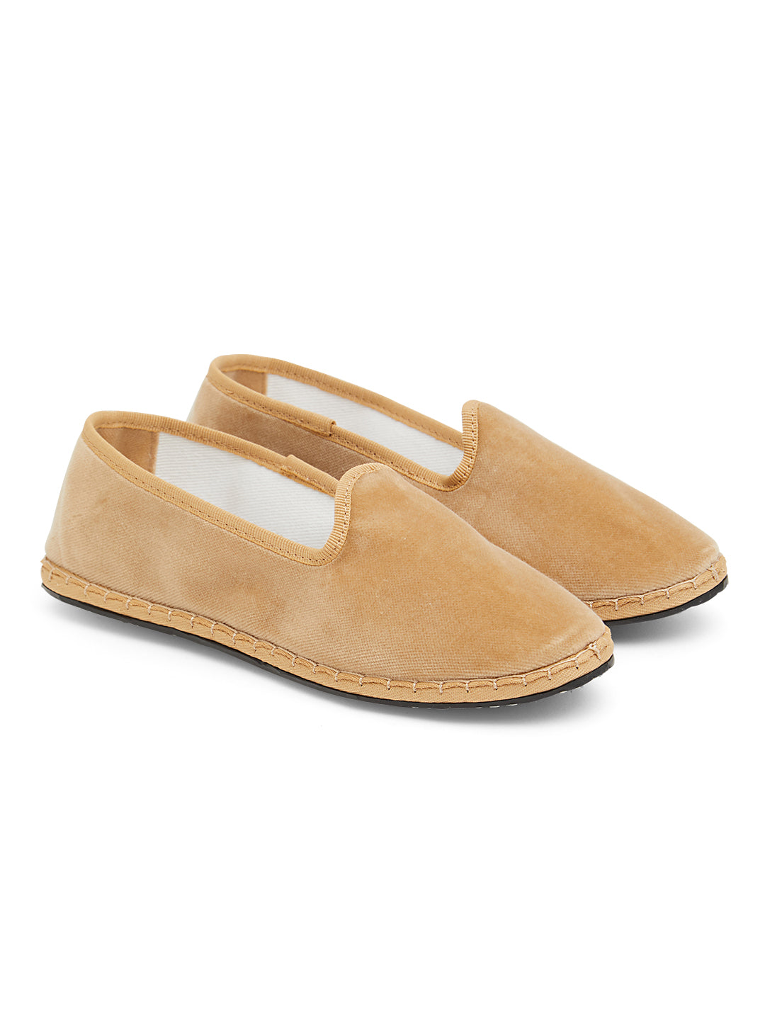 Friulane, furlane, scarpet, velvet shoes, velvet slippers, handmade in Italy, velvet, ETHICAL FASHION, CRAFTSMANSHIP, SUSTAINABLE FASHION, TRADITIONAL FASHION, ETHNIC FASHION, BOHEMIAN FASHION, TRADITONAL ACCESSORIES, HANDMADE SHOES, HANDMADE ACCESSORIES, scarpe di velluto, velluto, fatto a mano in italia, MODA ETICA,  MODA SOSTENIBILE, MODA TRADIZIONALE, MODA ETNICA, VESTITI BOHEMIAN, accessori tradizionali, scarpe fatto a mano, accessori fatti a mano, scarpe tradizionali