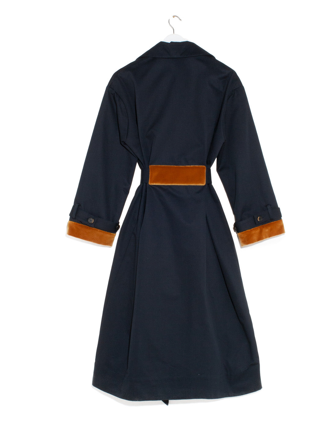 COTTON TRENCH, IMPERMEABILE, IMPERMEABILE DI COTONE, TRENCH, MADE IN ITALY, HANDMADE, FATTO A MANO, CAPPOTTO, MEZZA STAGIONE, MID SEASON COAT, FALL/WINTER 22, AUTUNNO INVERNO 22, VELLUTO, VELVET, OVERSIZE TRENCH, OVERIZE COAT, LOOSE FIT, CAPPOTTO MILITARE, MILITARY TRENCH, CAPPOTTO DOPPIOPETTO, TRENCH DOPPIOPETTO