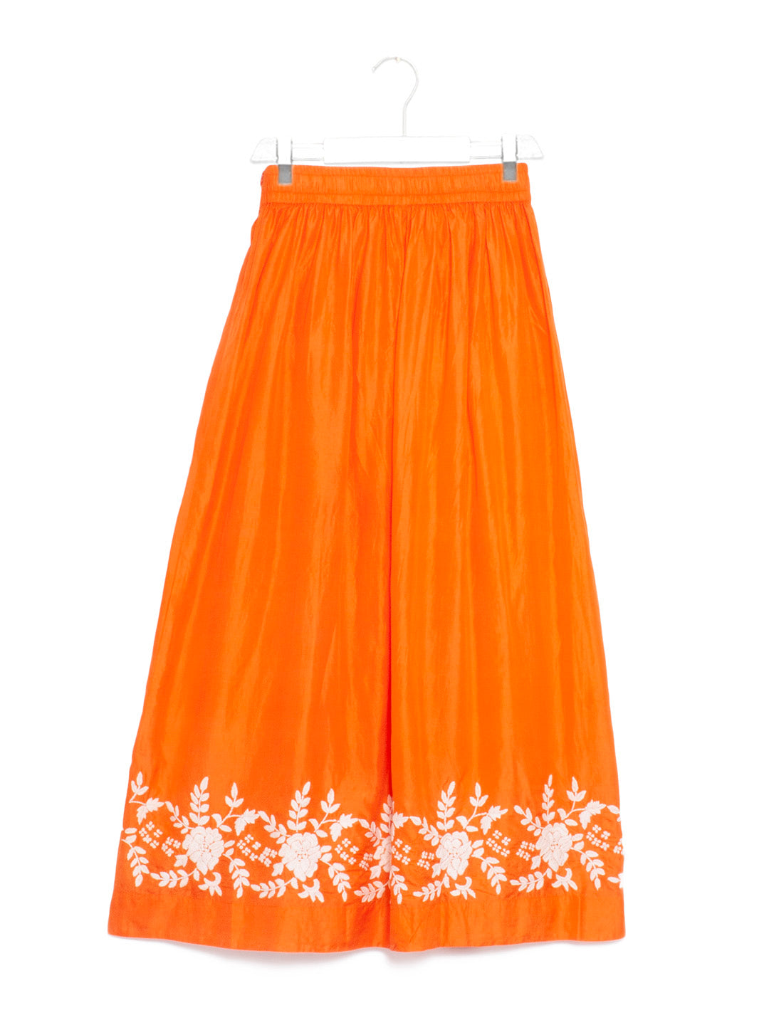ETHICAL FASHION, CRAFTSMANSHIP, SUSTAINABLE FASHION, TRADITIONAL FASHION, ETHNIC FASHION, BOHEMIAN FASHION, MODA ETICA, MODA SOSTENIBILE, TECNICHE ARTIGIANALI, MODA TRADIZIONALE, MODA ETNICA, BOHEMIAN DRESS, MADE IN INDIA, HANDMADE IN INDIA, HANDEMBROIDERED, RICAMATO A MANO, CHIKANKARI, VELVET DRESS, SILK DRESS, EVENING DRESS, GOWN, MAXI DRESS, VESTITO DI VELLUTO, VESTITO DI SETA, VESTITO RICAMATO, ABITO DA SERA