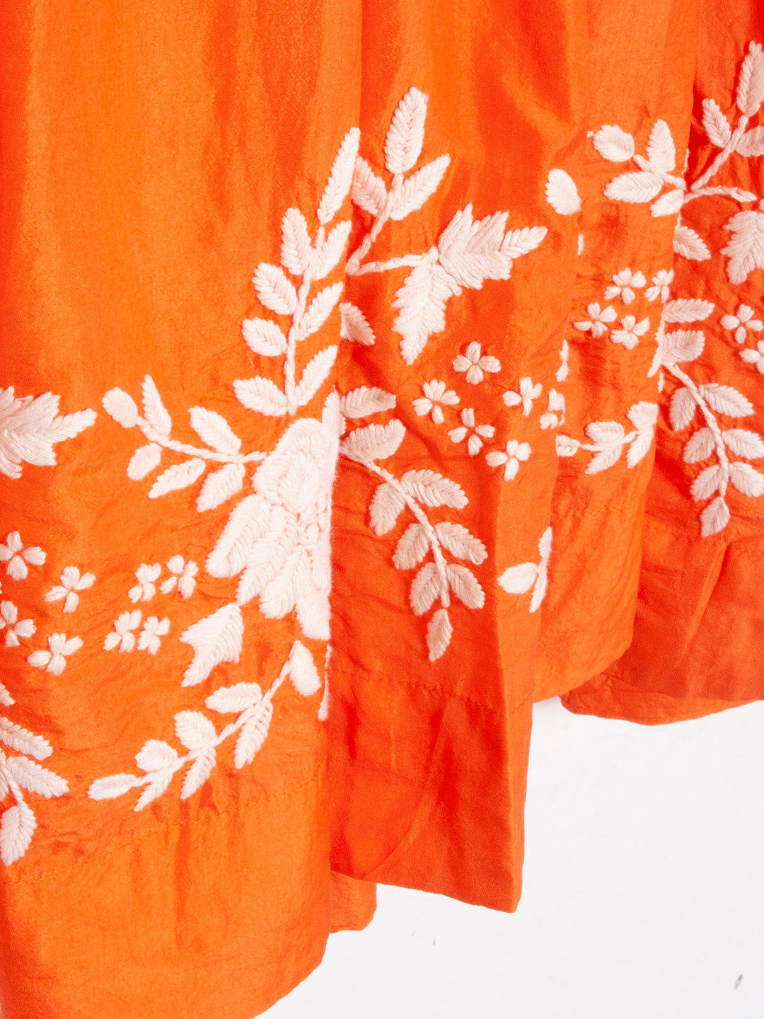 ETHICAL FASHION, CRAFTSMANSHIP, SUSTAINABLE FASHION, TRADITIONAL FASHION, ETHNIC FASHION, BOHEMIAN FASHION, MODA ETICA, MODA SOSTENIBILE, TECNICHE ARTIGIANALI, MODA TRADIZIONALE, MODA ETNICA, BOHEMIAN DRESS, MADE IN INDIA, HANDMADE IN INDIA, HANDEMBROIDERED, RICAMATO A MANO, CHIKANKARI, VELVET DRESS, SILK DRESS, EVENING DRESS, GOWN, MAXI DRESS, VESTITO DI VELLUTO, VESTITO DI SETA, VESTITO RICAMATO, ABITO DA SERA