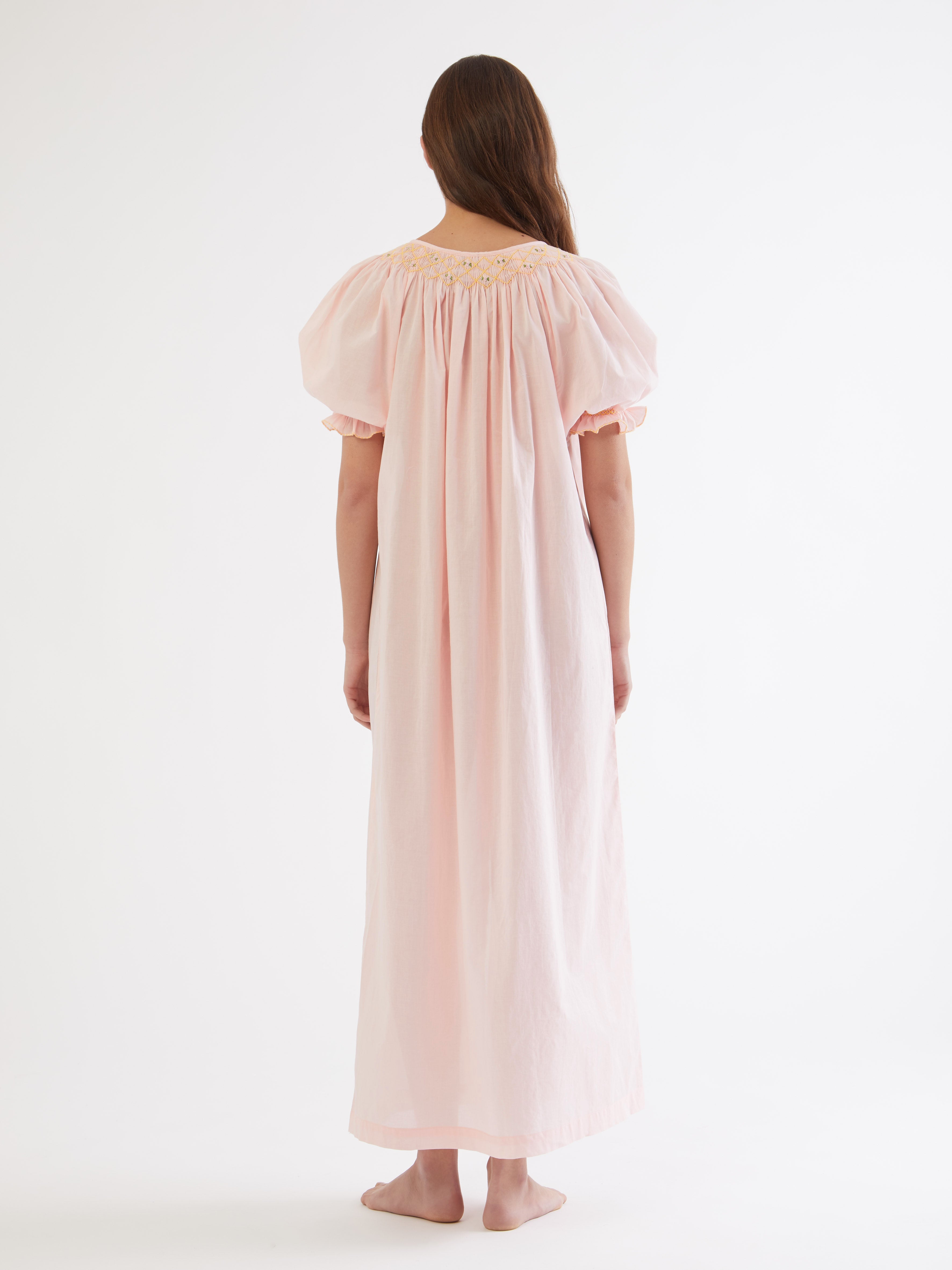 ETHICAL FASHION, CRAFTSMANSHIP, SUSTAINABLE FASHION, TRADITIONAL FASHION, ETHNIC FASHION, BOHEMIAN FASHION, MODA ETICA, MODA SOSTENIBILE, TECNICHE ARTIGIANALI, MODA TRADIZIONALE, MODA ETNICA, MADE IN MADAGASCAR, HANDMADE IN MADAGASCAR, COTTON NIGHTDRESS, COTTON NIGHTGOWN, CAMICIA DA NOTTE IN COTONE, PIGIAMA DI COTONE, COTTON PAJAMA, NIGHTWEAR, SLEEPWEAR, FASHION PAJAMA, PUNTO SMOCK, SMOKED, SMOCKED, HAND EMBROIDERED, RICAMATO A MANO, MUM AND DAUGHTER, MINE ME COLLECTION, MATCHIN WITH MUM, 