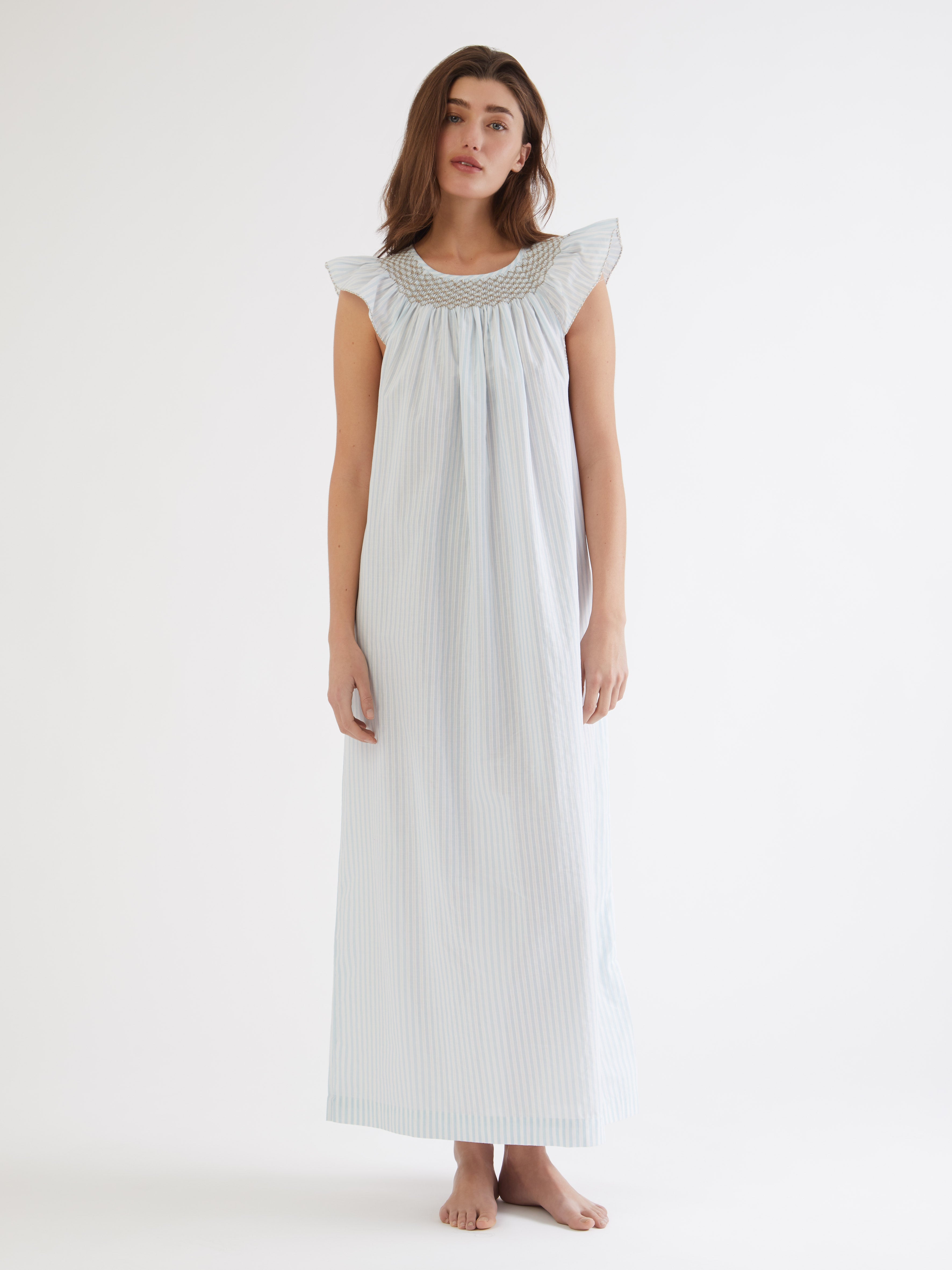 ETHICAL FASHION, CRAFTSMANSHIP, SUSTAINABLE FASHION, TRADITIONAL FASHION, ETHNIC FASHION, BOHEMIAN FASHION, MODA ETICA, MODA SOSTENIBILE, TECNICHE ARTIGIANALI, MODA TRADIZIONALE, MODA ETNICA, MADE IN MADAGASCAR, HANDMADE IN MADAGASCAR, COTTON NIGHTDRESS, COTTON NIGHTGOWN, CAMICIA DA NOTTE IN COTONE, PIGIAMA DI COTONE, COTTON PAJAMA, NIGHTWEAR, SLEEPWEAR, FASHION PAJAMA, PUNTO SMOCK, SMOKED, SMOCKED, HAND EMBROIDERED, RICAMATO A MANO, MUM AND DAUGHTER, MINE ME COLLECTION, MATCHIN WITH MUM, 