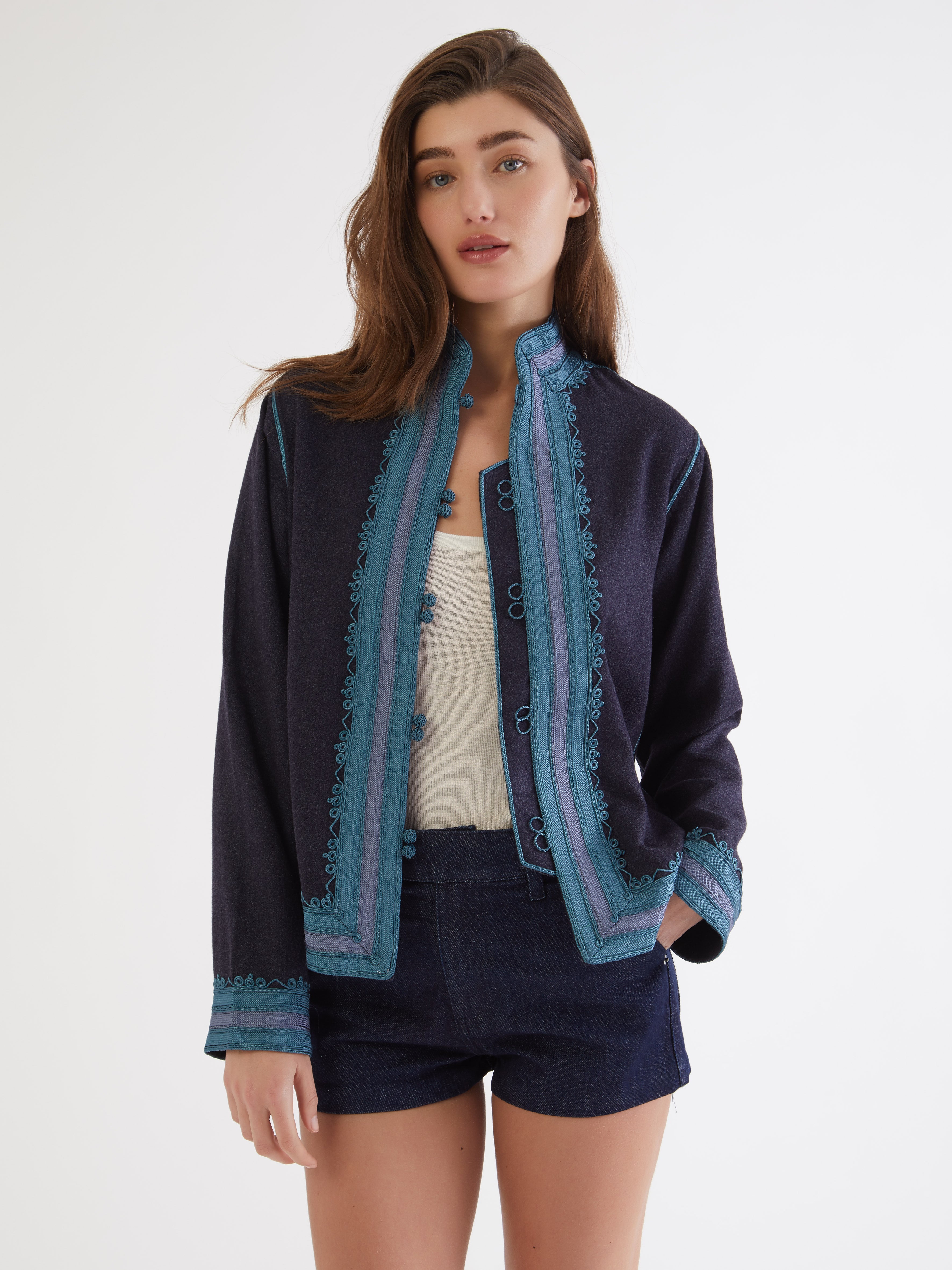 Embroidered in silk threads, Ethical fashion, craftsmanship, sustainable fashion, traditional fashion, ethnic fashion, moda etica, moda sostenibile, tecniche artigianali, moda tradizionale, moda etnica, fatto a mano, handmade, bohemian jacket, boho jacket, midseason jacket, giacca di mezza stagione, ricamo a mano, hand embroidery, silk embroidery, ricamo seta, moroccan jacket, giacca marocchina, collo coreana, giacca di velluto, velvet jacket, giacca di cashmere, cashmere jacket