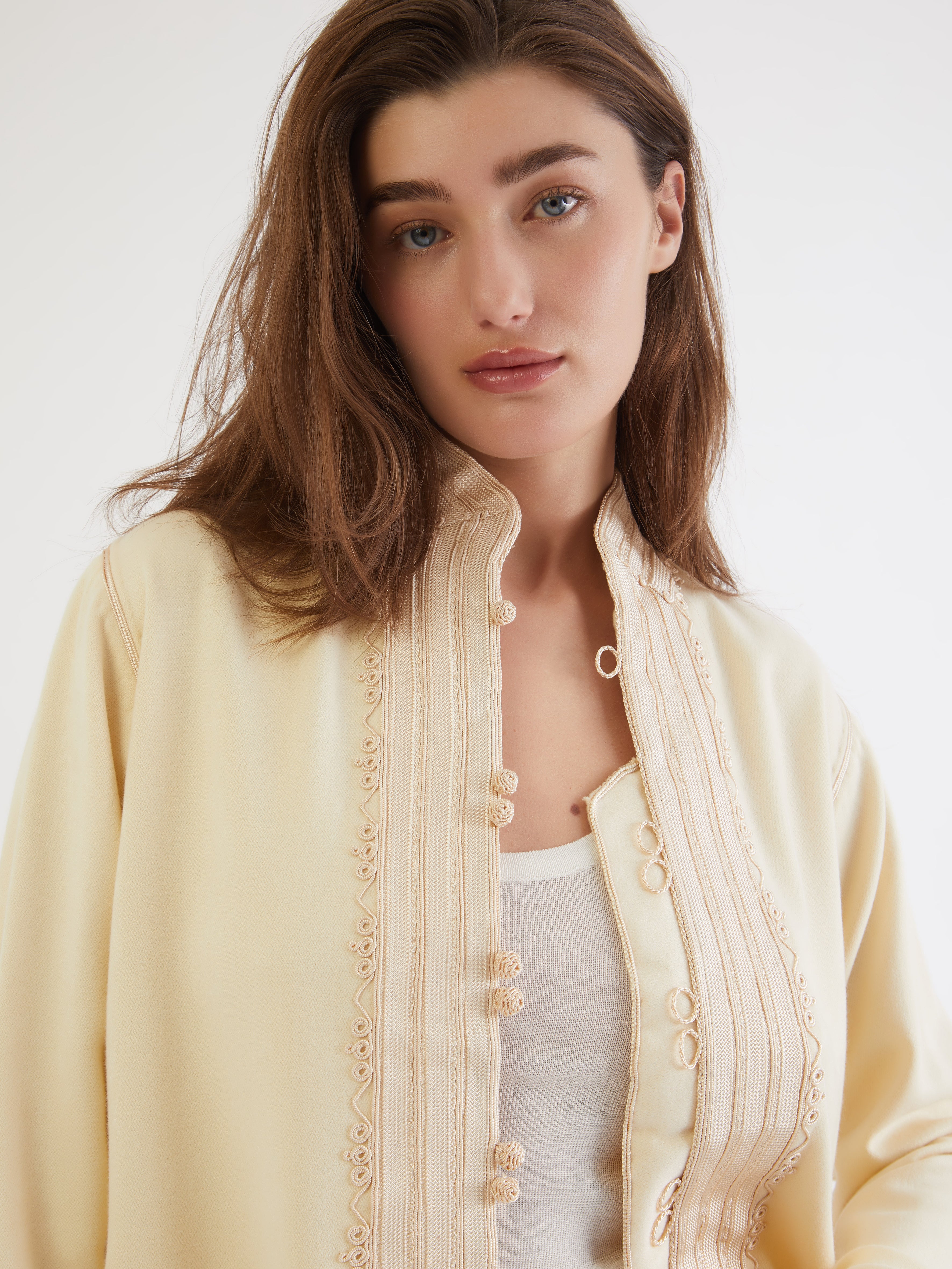 Embroidered in silk threads, Ethical fashion, craftsmanship, sustainable fashion, traditional fashion, ethnic fashion, moda etica, moda sostenibile, tecniche artigianali, moda tradizionale, moda etnica, fatto a mano, handmade, bohemian jacket, boho jacket, midseason jacket, giacca di mezza stagione, ricamo a mano, hand embroidery, silk embroidery, ricamo seta, moroccan jacket, giacca marocchina, collo coreana, giacca di velluto, velvet jacket, giacca di cashmere, cashmere jacket