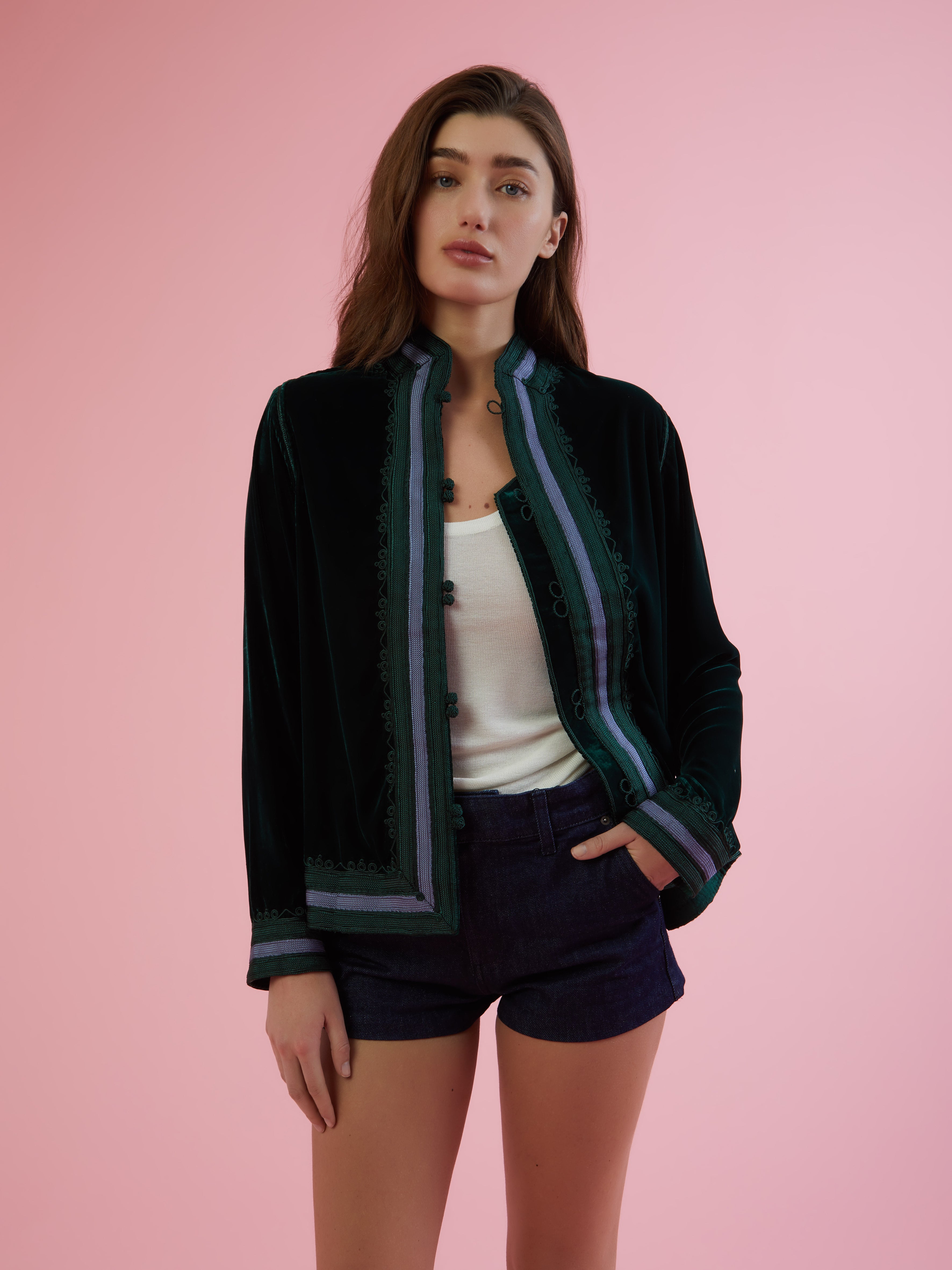 Embroidered in silk threads, Ethical fashion, craftsmanship, sustainable fashion, traditional fashion, ethnic fashion, moda etica, moda sostenibile, tecniche artigianali, moda tradizionale, moda etnica, fatto a mano, handmade, bohemian jacket, boho jacket, midseason jacket, giacca di mezza stagione, ricamo a mano, hand embroidery, silk embroidery, ricamo seta, moroccan jacket, giacca marocchina, collo coreana, giacca di velluto, velvet jacket, giacca di cashmere, cashmere jacket