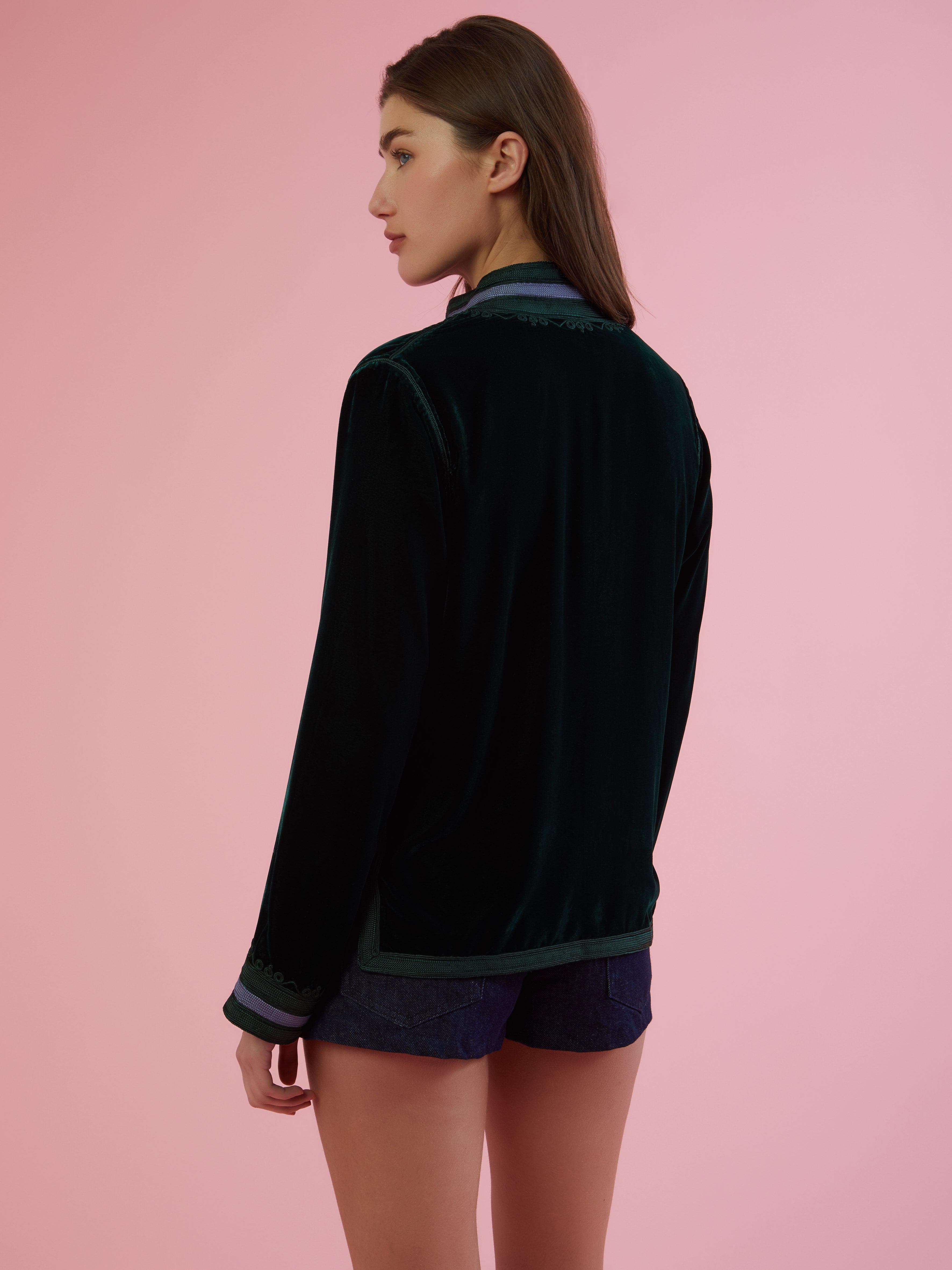 Embroidered in silk threads, Ethical fashion, craftsmanship, sustainable fashion, traditional fashion, ethnic fashion, moda etica, moda sostenibile, tecniche artigianali, moda tradizionale, moda etnica, fatto a mano, handmade, bohemian jacket, boho jacket, midseason jacket, giacca di mezza stagione, ricamo a mano, hand embroidery, silk embroidery, ricamo seta, moroccan jacket, giacca marocchina, collo coreana, giacca di velluto, velvet jacket, giacca di cashmere, cashmere jacket