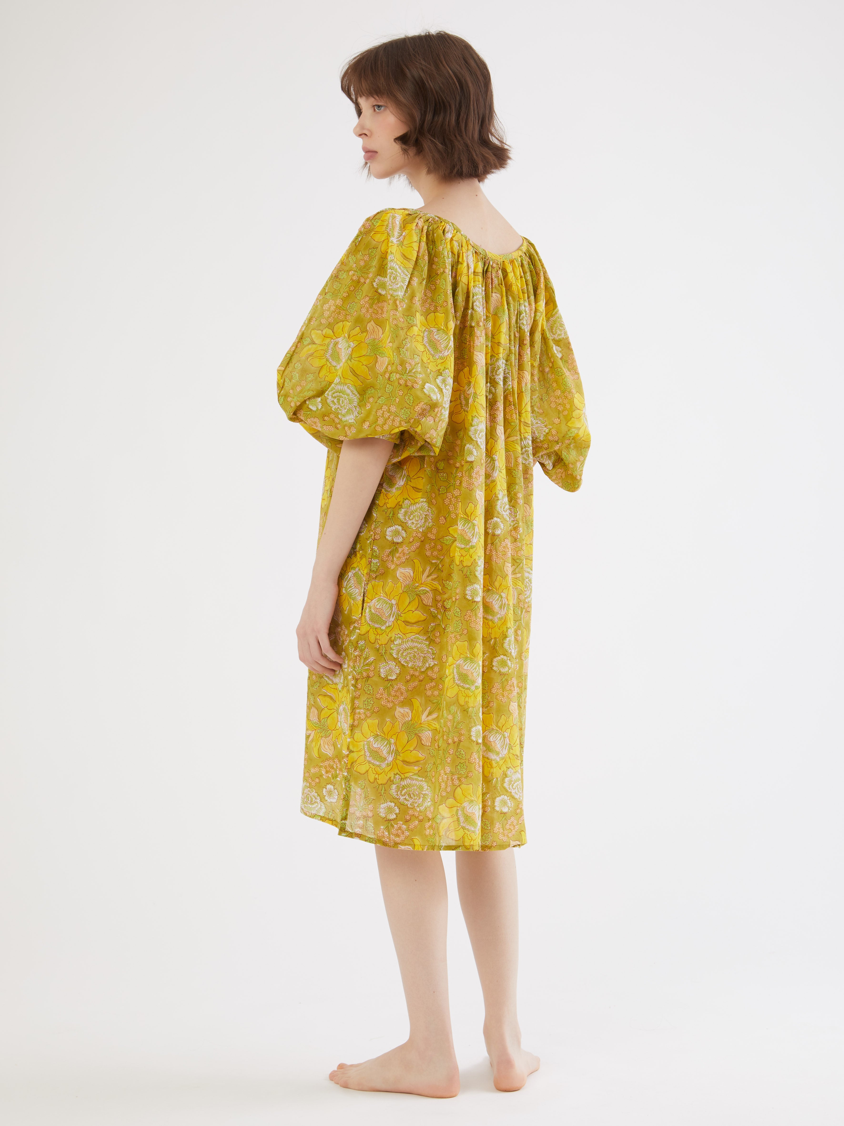 Ethical fashion, craftsmanship, sustainable fashion, traditional fashion, ethnic fashion, moda etica, moda sostenibile, tecniche artigianali, moda tradizionale, moda etnica, fatto a mano, handmade, kaftano, kaftan, beachwear, moda di spiaggia, summer wear, bohemian style, boho styile, stile bohemio, stile boho, resort wear, india, moda indiana, indian fashion, hand dye, tie dye, colorful kaftan, silk kaftan, beach style, hand printed