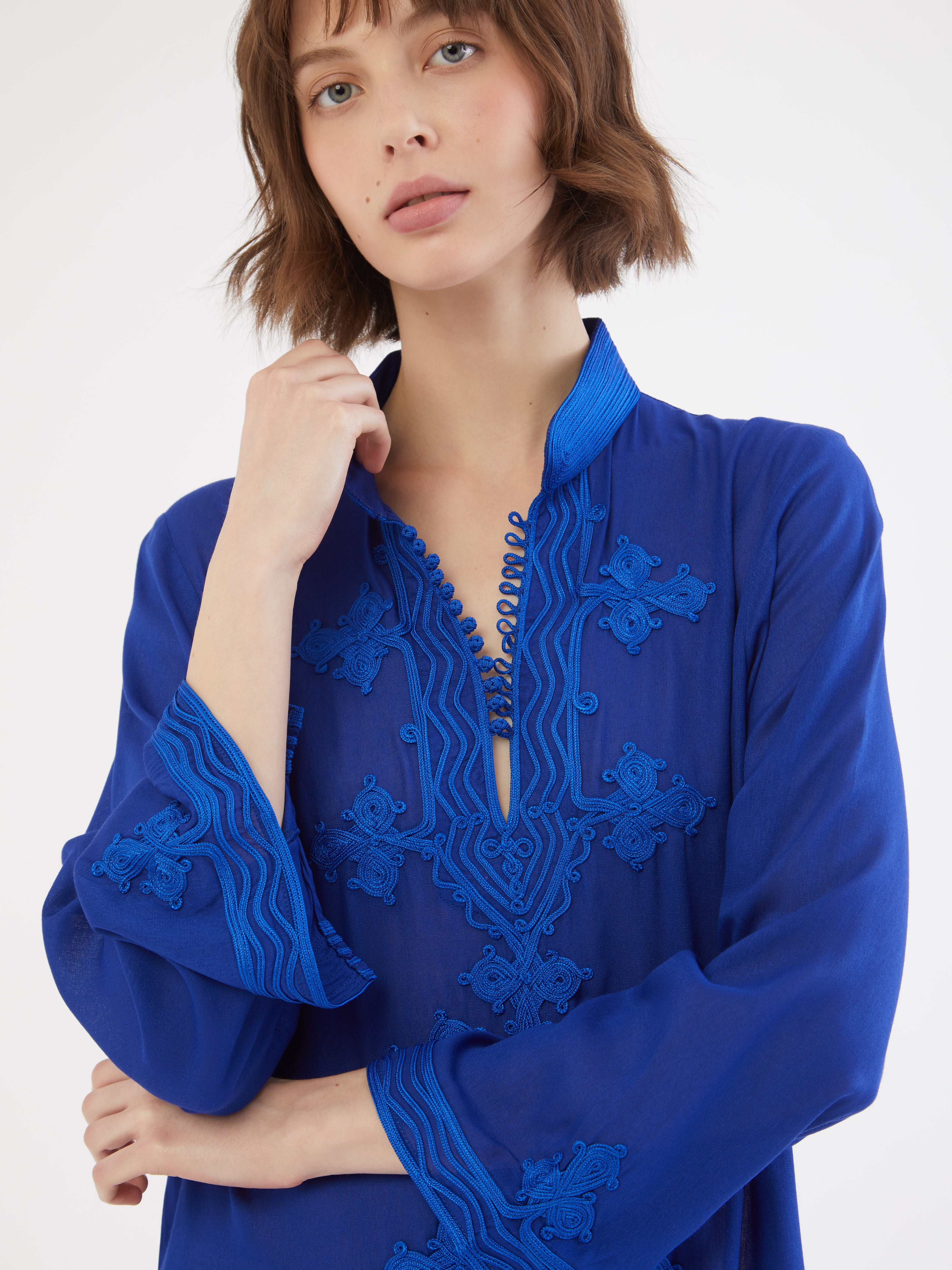 Ethical fashion, craftsmanship, sustainable fashion, traditional fashion, ethnic fashion, moda etica, moda sostenibile, tecniche artigianali, moda tradizionale, moda etnica, fatto a mano, handmade, kaftano, kaftan, beachwear, moda di spiaggia, summer wear, bohemian style, boho styile, stile bohemio, stile boho, resort wear, morocco, moda marochina, moroccan fashion, moroccan style, hand embroidery, ricamato a mano, ricamo, ricamo marocchino, moroccan embroidery, colorful kaftan, cotton kaftan, beach style. 