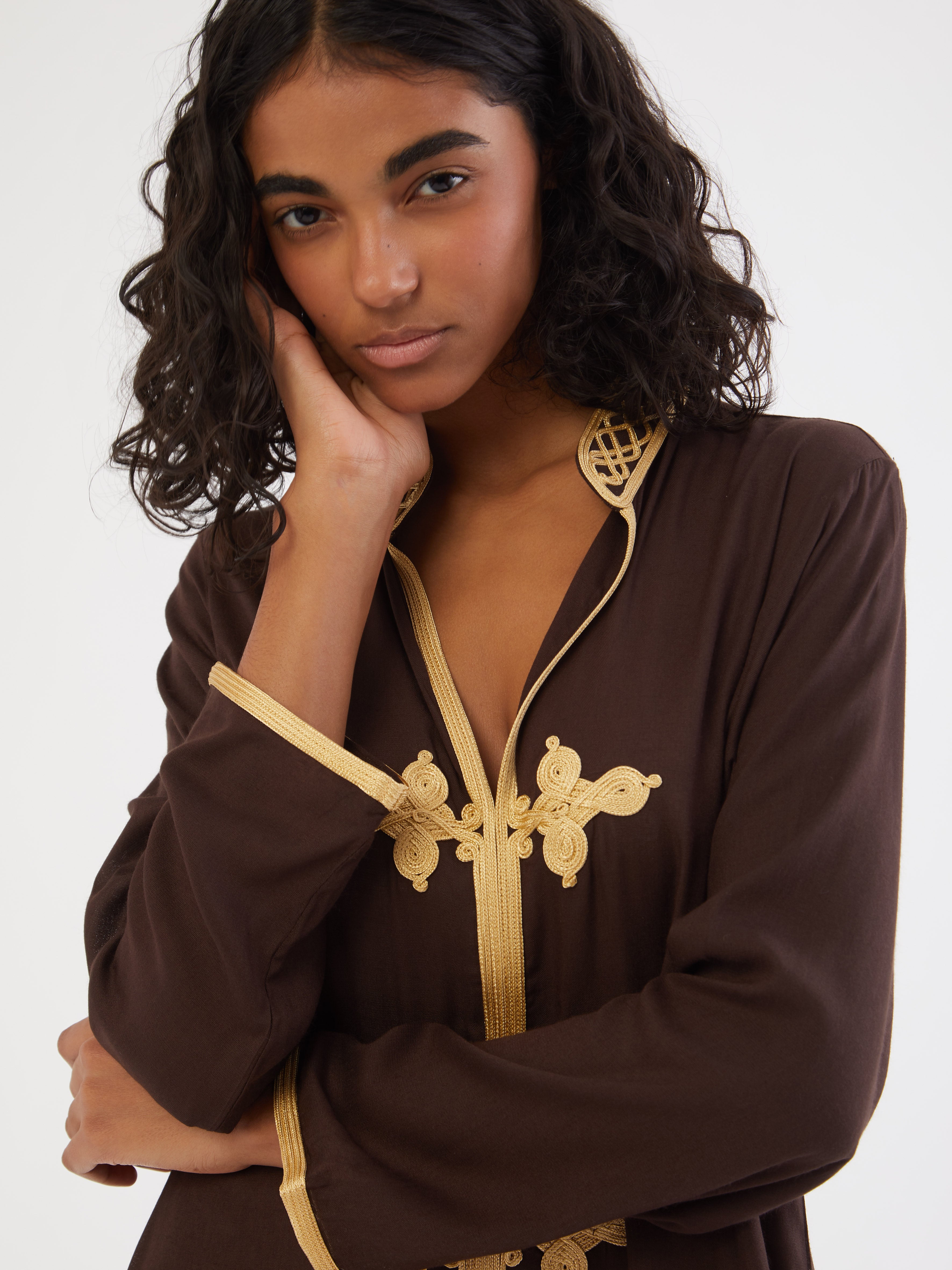 Ethical fashion, craftsmanship, sustainable fashion, traditional fashion, ethnic fashion, moda etica, moda sostenibile, tecniche artigianali, moda tradizionale, moda etnica, fatto a mano, handmade, kaftano, kaftan, beachwear, moda di spiaggia, summer wear, bohemian style, boho styile, stile bohemio, stile boho, resort wear, morocco, moda marochina, moroccan fashion, moroccan style, hand embroidery, ricamato a mano, ricamo, ricamo marocchino, moroccan embroidery, colorful kaftan, cotton kaftan, beach style. 