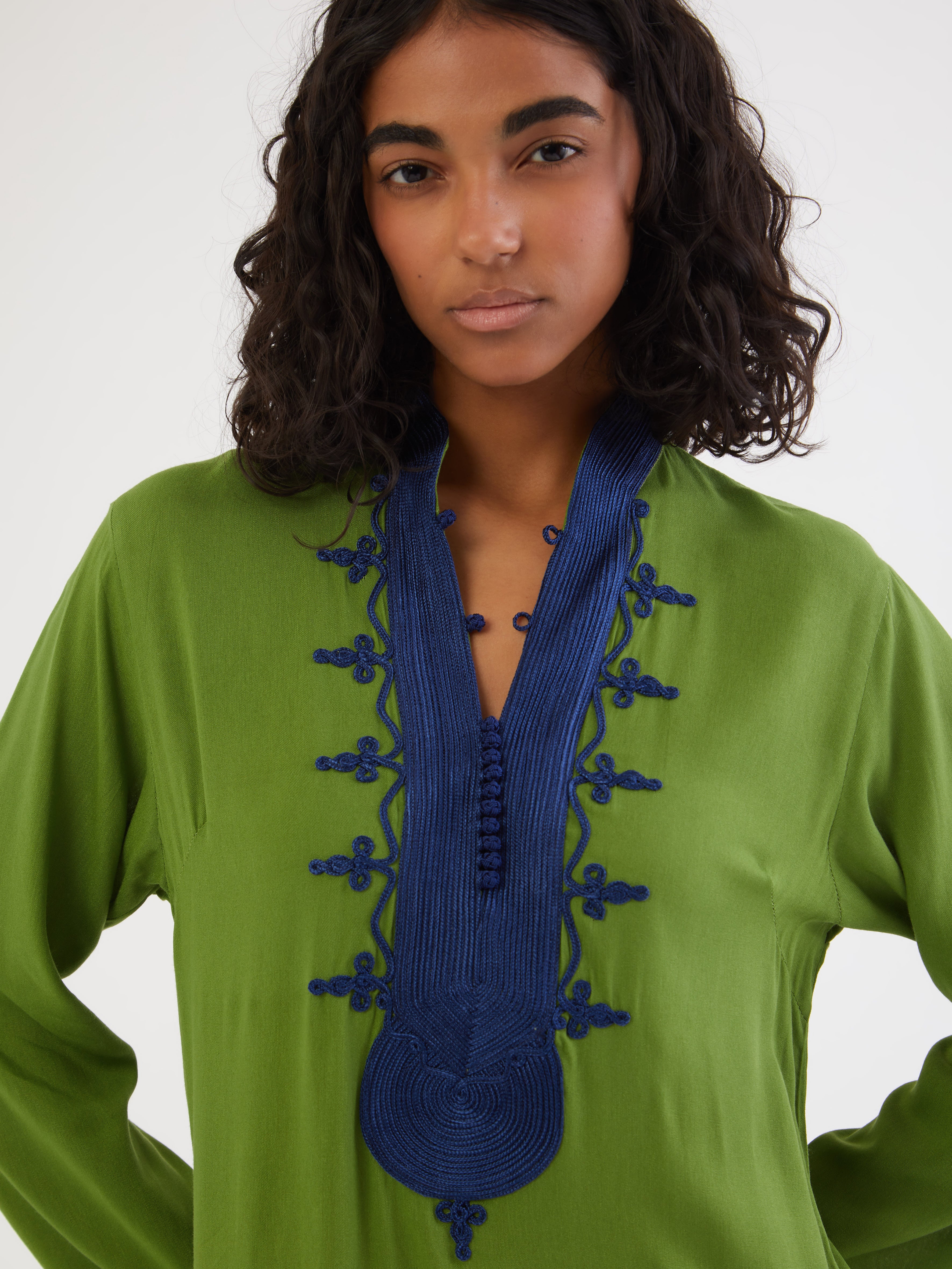 Ethical fashion, craftsmanship, sustainable fashion, traditional fashion, ethnic fashion, moda etica, moda sostenibile, tecniche artigianali, moda tradizionale, moda etnica, fatto a mano, handmade, kaftano, kaftan, beachwear, moda di spiaggia, summer wear, bohemian style, boho styile, stile bohemio, stile boho, resort wear, morocco, moda marochina, moroccan fashion, moroccan style, hand embroidery, ricamato a mano, ricamo, ricamo marocchino, moroccan embroidery, colorful kaftan, cotton kaftan, beach style. 