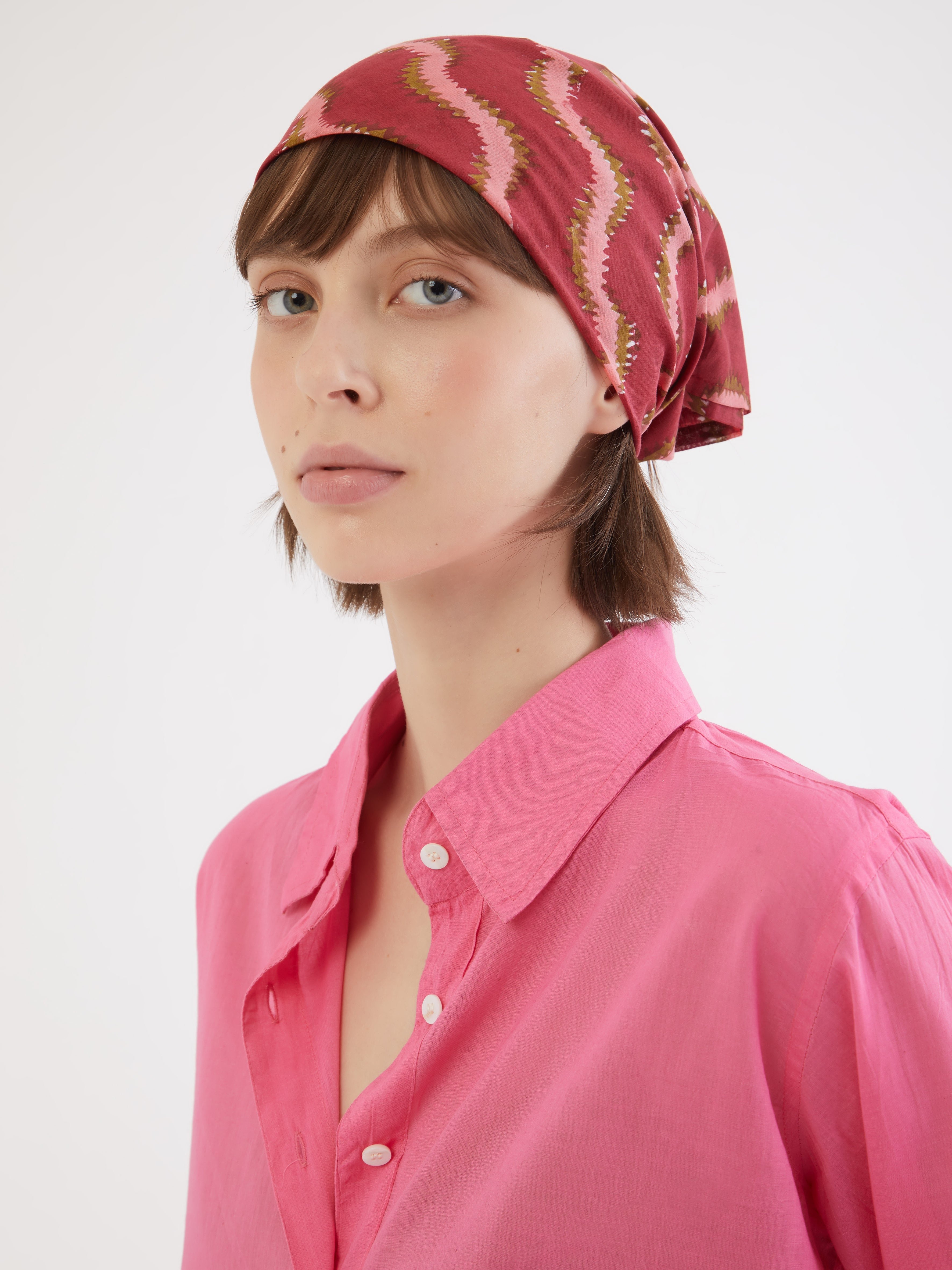 ETHICAL FASHION, CRAFTSMANSHIP, SUSTAINABLE FASHION, TRADITIONAL FASHION, ETHNIC FASHION, BOHEMIAN FASHION, MODA ETICA, MODA SOSTENIBILE, TECNICHE ARTIGIANALI, MODA TRADIZIONALE, MODA ETNICA, BOHEMIAN, MADE IN INDIA, HANDMADE IN INDIA, BLOCK PRINT, FLOWER PRINT, ETNIC PRINTS, STAMPE INDIANE, STAMPE ETNICHE, COTTON BANDANA, SUMMER ACCESSORIES, SUMMERWEAR, BEACHWEAR, BANDANA DI COTONE, BANDANA ESTIVA