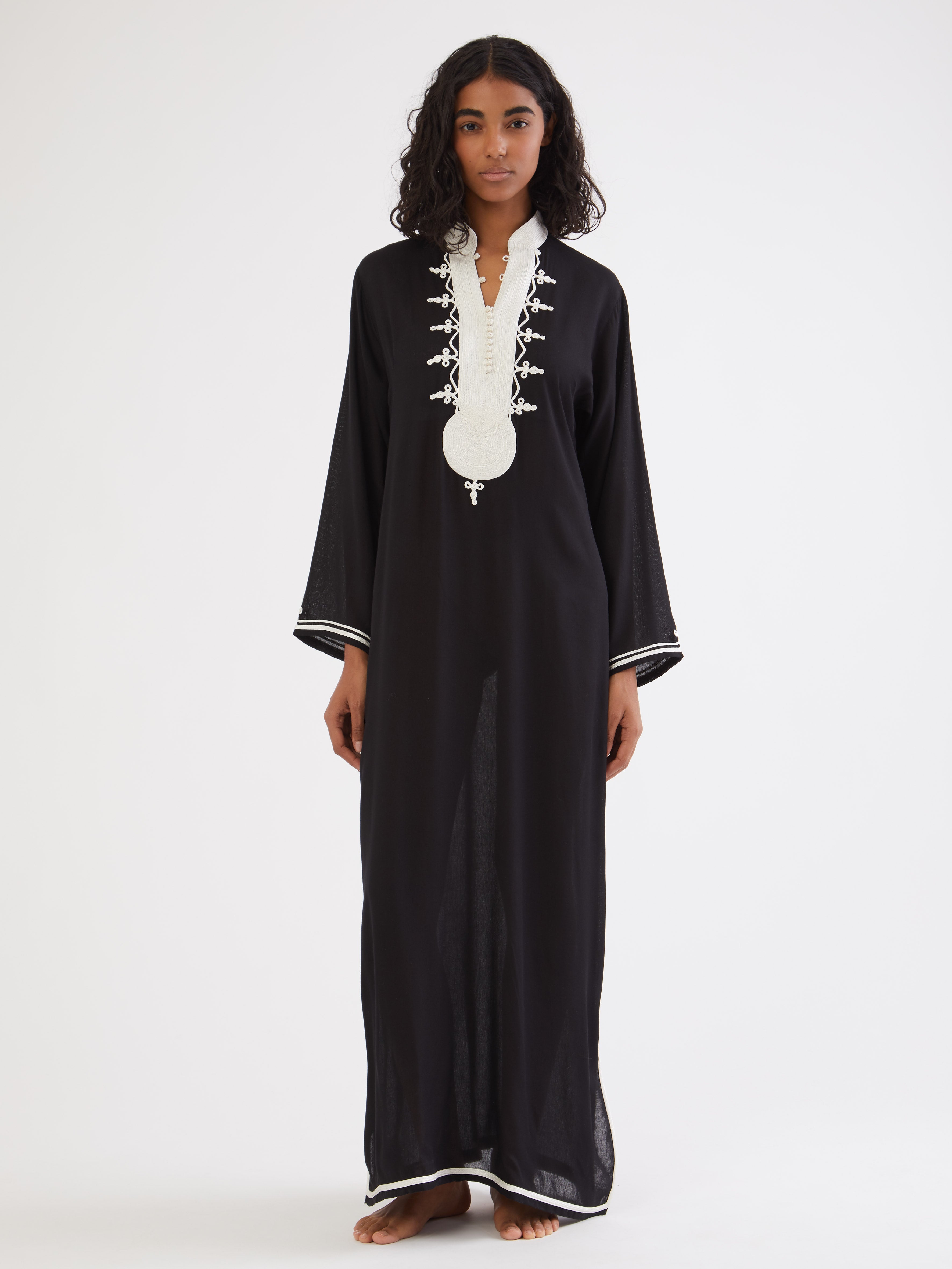 Ethical fashion, craftsmanship, sustainable fashion, traditional fashion, ethnic fashion, moda etica, moda sostenibile, tecniche artigianali, moda tradizionale, moda etnica, fatto a mano, handmade, kaftano, kaftan, beachwear, moda di spiaggia, summer wear, bohemian style, boho styile, stile bohemio, stile boho, resort wear, morocco, moda marochina, moroccan fashion, moroccan style, hand embroidery, ricamato a mano, ricamo, ricamo marocchino, moroccan embroidery, colorful kaftan, cotton kaftan, beach style. 