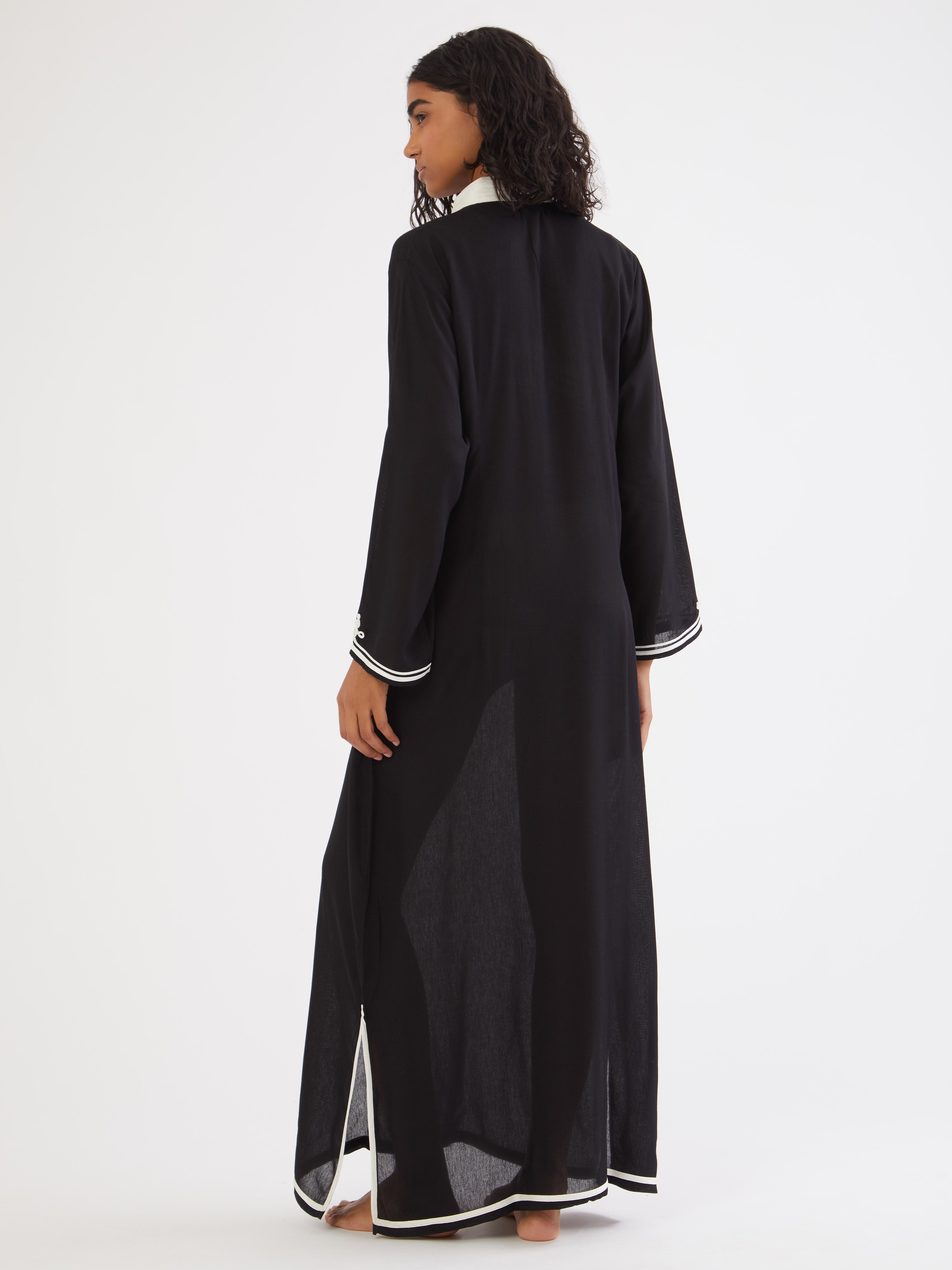 Ethical fashion, craftsmanship, sustainable fashion, traditional fashion, ethnic fashion, moda etica, moda sostenibile, tecniche artigianali, moda tradizionale, moda etnica, fatto a mano, handmade, kaftano, kaftan, beachwear, moda di spiaggia, summer wear, bohemian style, boho styile, stile bohemio, stile boho, resort wear, morocco, moda marochina, moroccan fashion, moroccan style, hand embroidery, ricamato a mano, ricamo, ricamo marocchino, moroccan embroidery, colorful kaftan, cotton kaftan, beach style. 