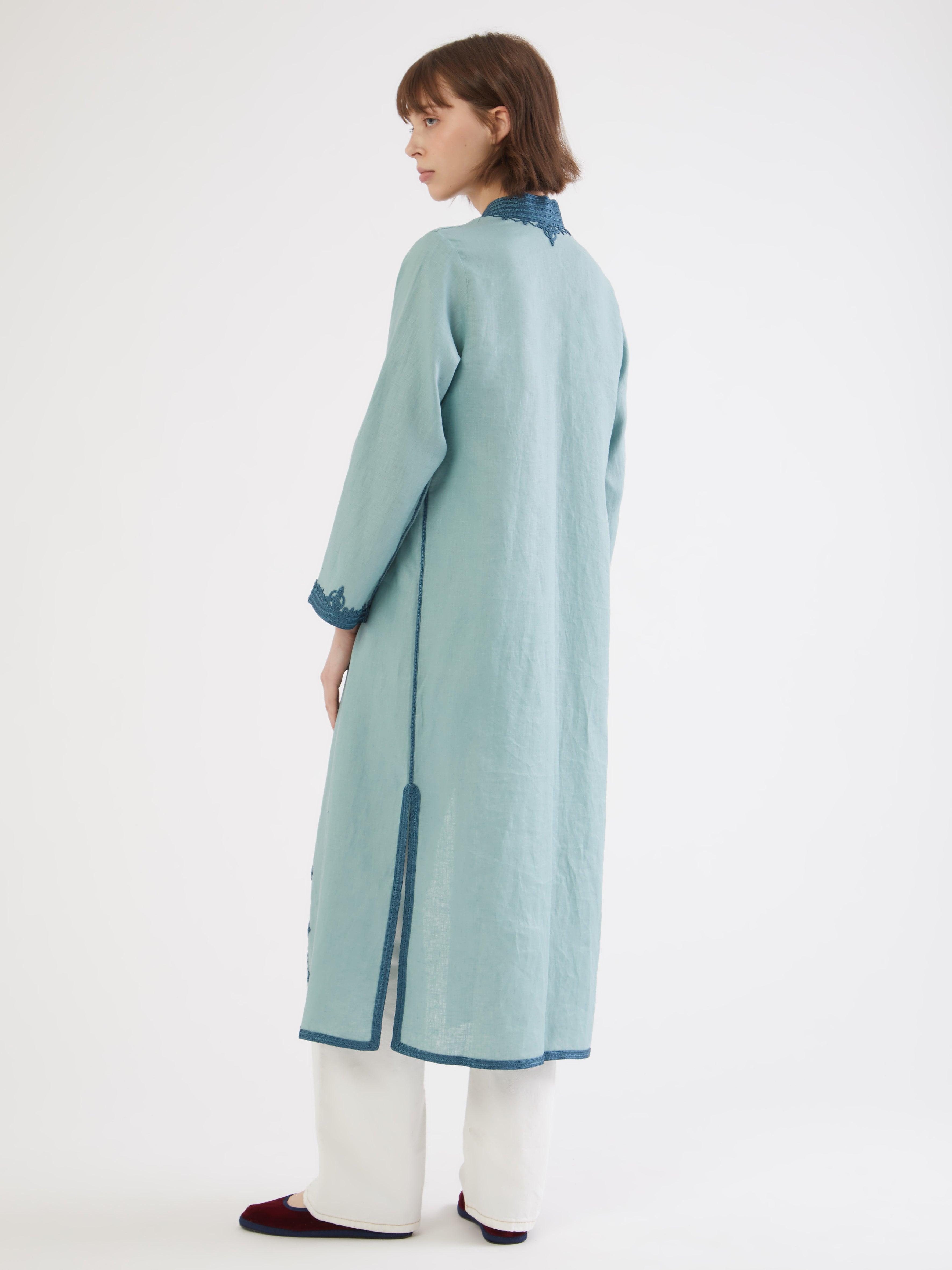 Embroidered in silk threads, Ethical fashion, craftsmanship, sustainable fashion, traditional fashion, ethnic fashion, moda etica, moda sostenibile, tecniche artigianali, moda tradizionale, moda etnica, fatto a mano, handmade, bohemian jacket, boho jacket, midseason jacket, giacca di mezza stagione, ricamo a mano, hand embroidery, silk embroidery, ricamo seta, moroccan jacket, giacca marocchina, collo coreana, giacca di velluto, velvet jacket, giacca di cashmere, cashmere jacket