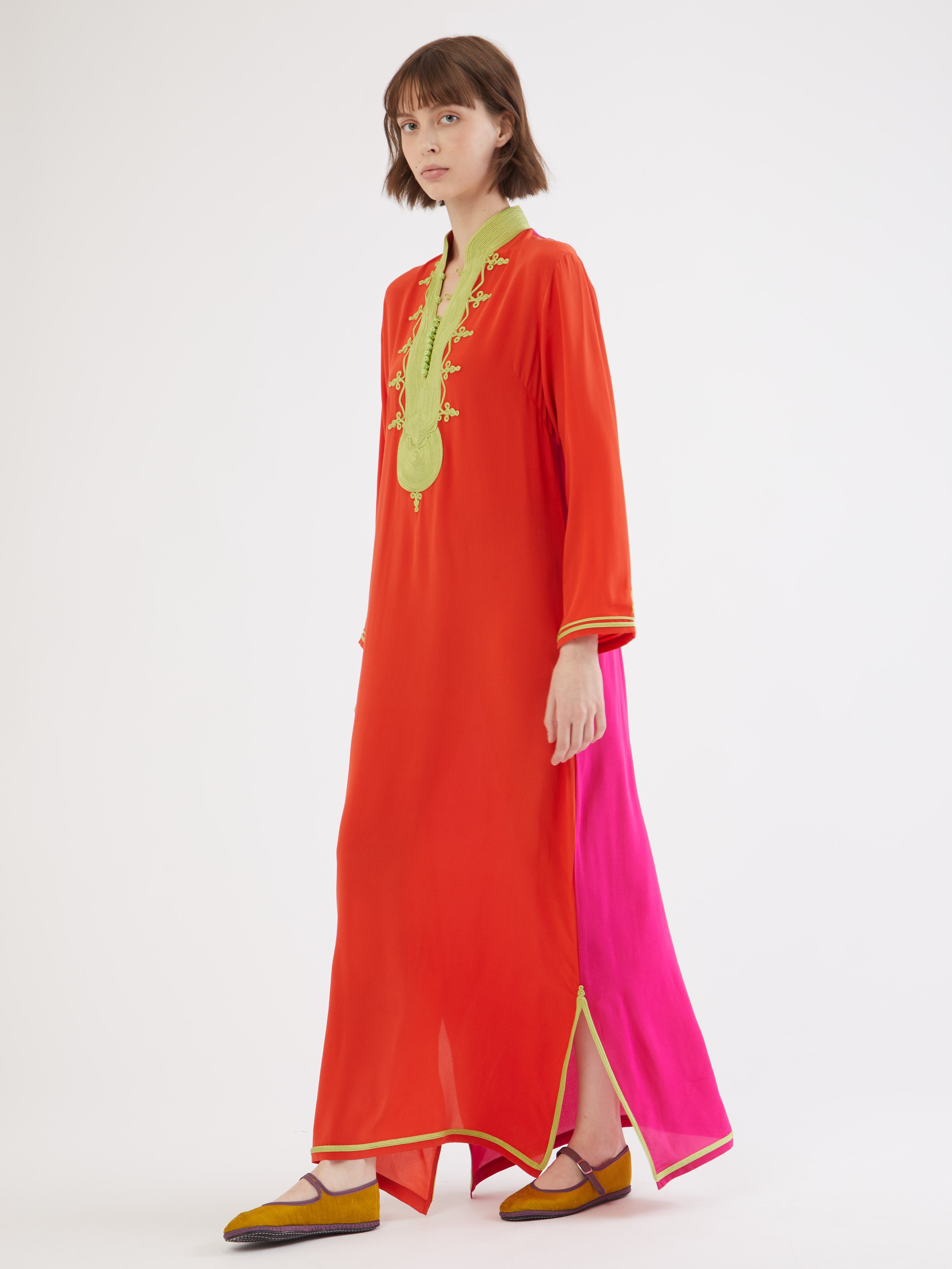 Ethical fashion, craftsmanship, sustainable fashion, traditional fashion, ethnic fashion, moda etica, moda sostenibile, tecniche artigianali, moda tradizionale, moda etnica, fatto a mano, handmade, kaftano, kaftan, beachwear, moda di spiaggia, summer wear, bohemian style, boho styile, stile bohemio, stile boho, resort wear, morocco, moda marochina, moroccan fashion, moroccan style, hand embroidery, ricamato a mano, ricamo, ricamo marocchino, moroccan embroidery, colorful kaftan, cotton kaftan, beach style. 