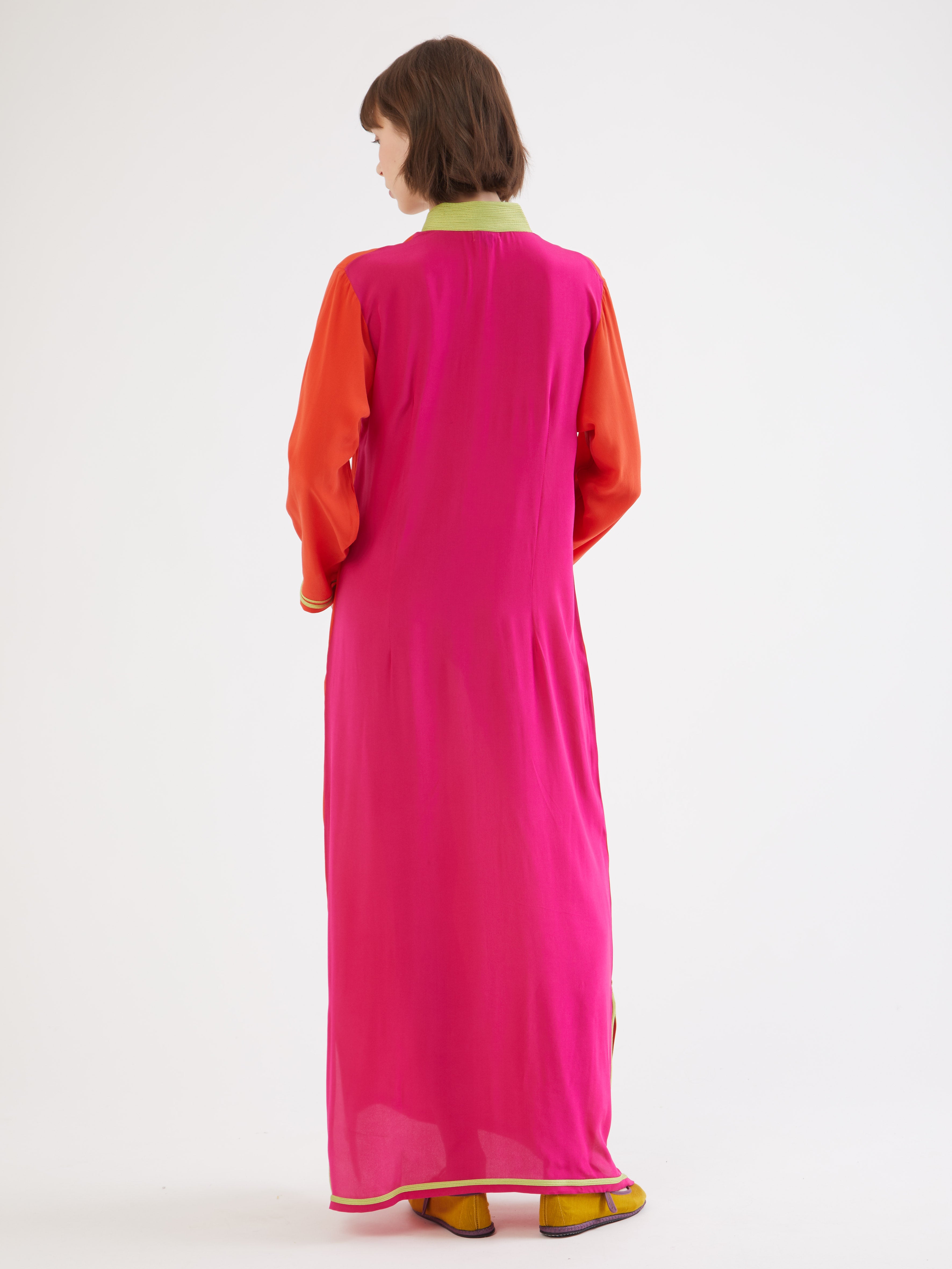 Ethical fashion, craftsmanship, sustainable fashion, traditional fashion, ethnic fashion, moda etica, moda sostenibile, tecniche artigianali, moda tradizionale, moda etnica, fatto a mano, handmade, kaftano, kaftan, beachwear, moda di spiaggia, summer wear, bohemian style, boho styile, stile bohemio, stile boho, resort wear, morocco, moda marochina, moroccan fashion, moroccan style, hand embroidery, ricamato a mano, ricamo, ricamo marocchino, moroccan embroidery, colorful kaftan, cotton kaftan, beach style. 
