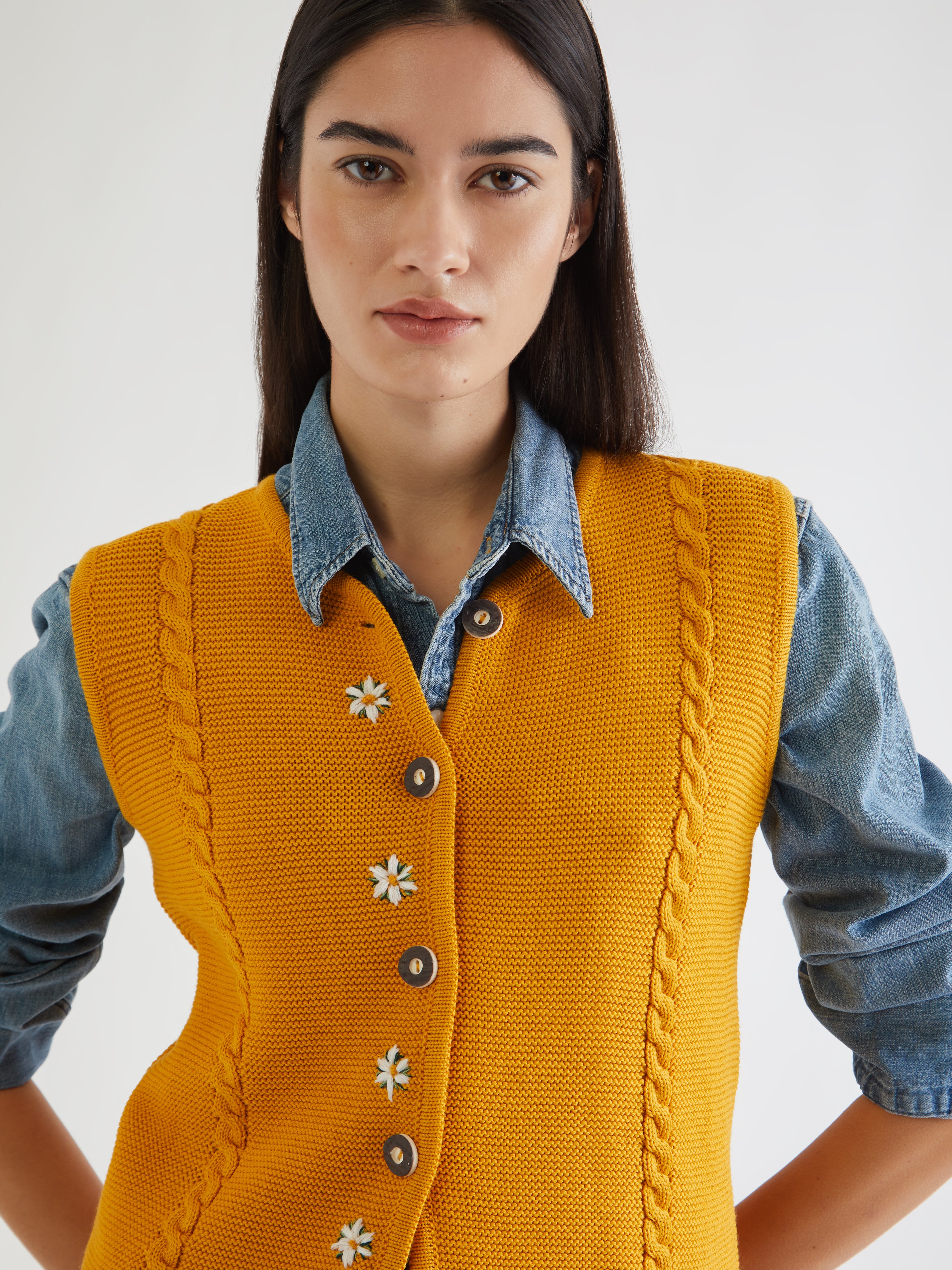 Hand made, fatto a mano, golf ricamato, embroidered sweater, knitwear, maglieria, knitted vest, Tyrolen sweater, traditional sweater, made in Italy, edelweiss, Stella alpina, mum and daughter, match with your daughter, mini me collection