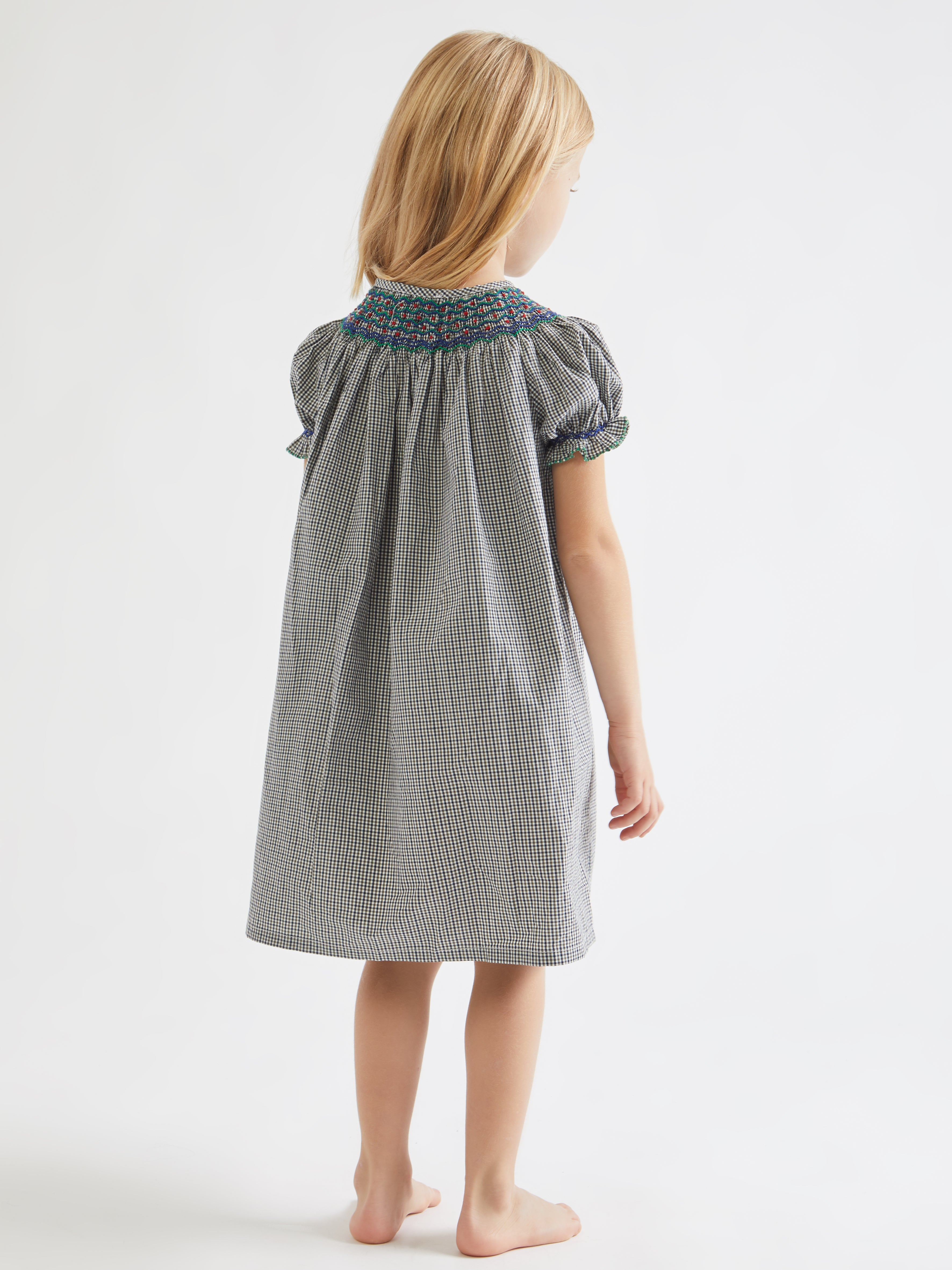 ETHICAL FASHION, CRAFTSMANSHIP, SUSTAINABLE FASHION, TRADITIONAL FASHION, ETHNIC FASHION, BOHEMIAN FASHION, MODA ETICA, MODA SOSTENIBILE, TECNICHE ARTIGIANALI, MODA TRADIZIONALE, MODA ETNICA, MADE IN MADAGASCAR, HANDMADE IN MADAGASCAR, COTTON NIGHTDRESS, COTTON NIGHTGOWN, CAMICIA DA NOTTE IN COTONE, PIGIAMA DI COTONE, COTTON PAJAMA, NIGHTWEAR, SLEEPWEAR, FASHION PAJAMA, PUNTO SMOCK, SMOKED, SMOCKED, HAND EMBROIDERED, RICAMATO A MANO, MUM AND DAUGHTER, MINE ME COLLECTION, MATCHIN WITH MUM, 