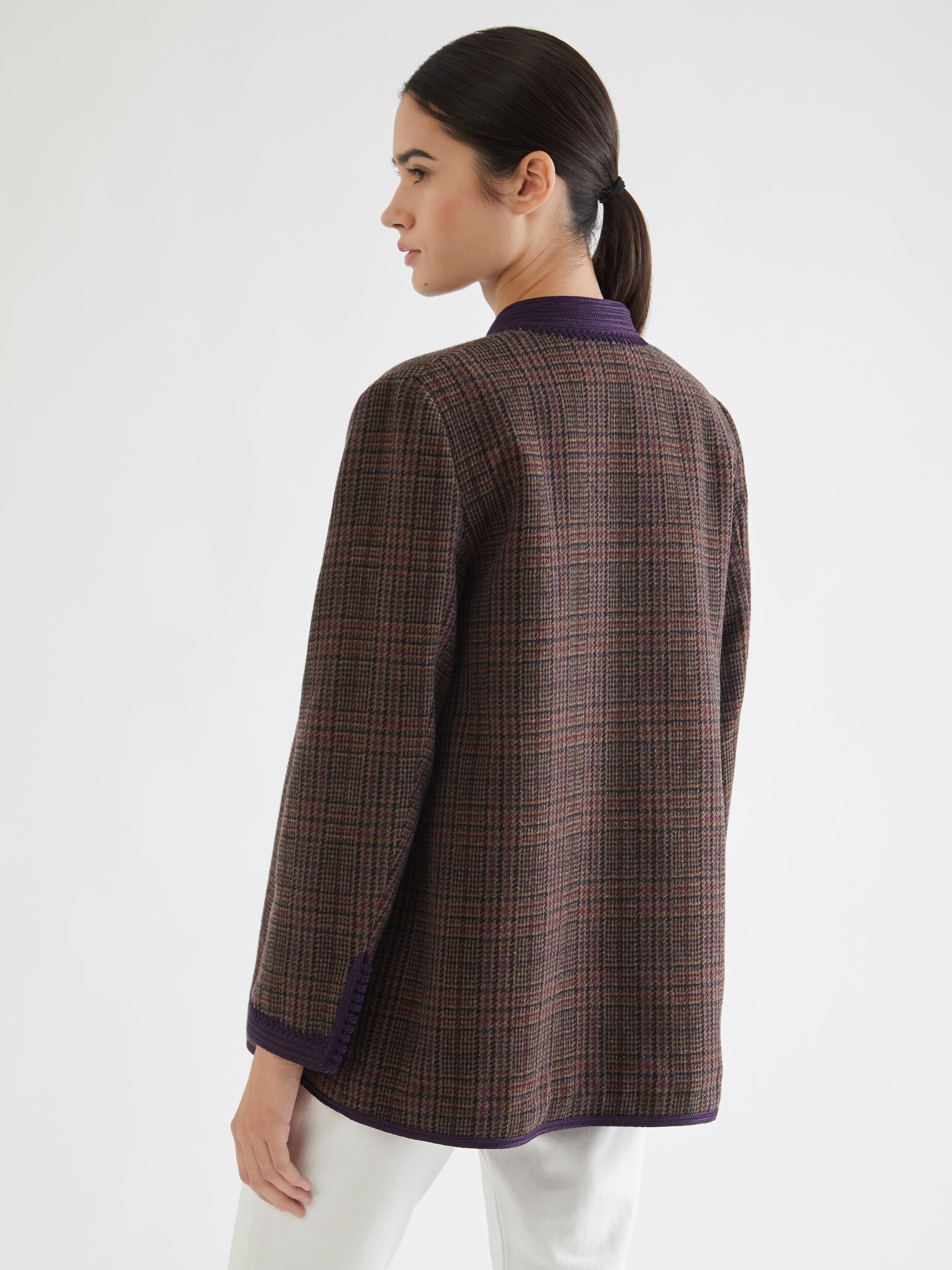 Traditional embellished jacket, Embroidered in silk threads, 100% silk velvet; 100% silk embroidery Ethical fashion, craftsmanship, sustainable fashion, traditional fashion, ethnic fashion, moda etica, moda sostenibile, tecniche artigianali, moda tradizionale, moda etnica, fatto a mano, handmade, bohemian coat, boho coat, velvet coat, giacca di velluto, midseason coat, giacca di mezza stagione, ricamo a mano, hand embroidery, silk embroidery, ricamo seta, giacche sartoriali, tailored jacket, wool jacket, bl