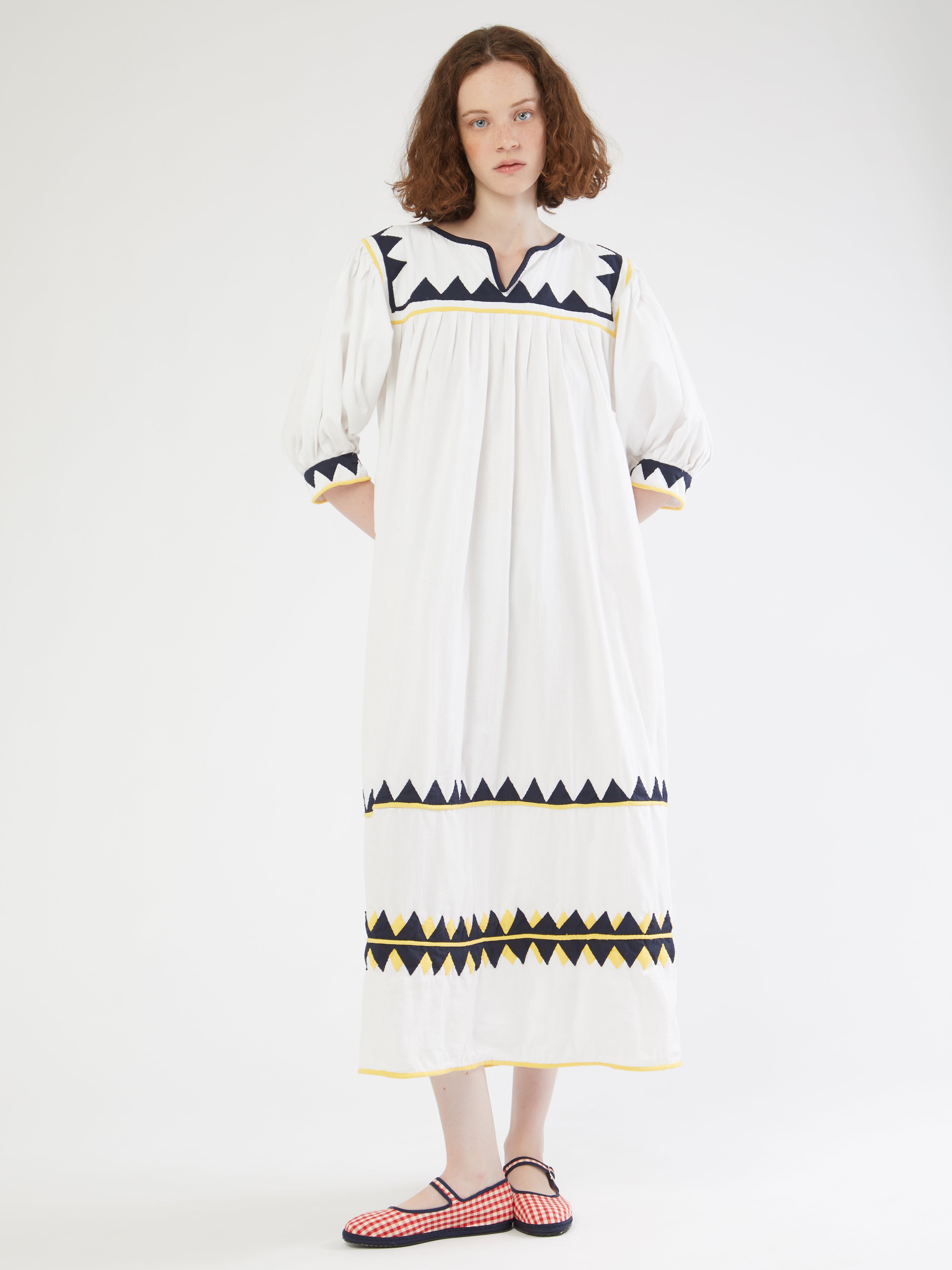 ETHICAL FASHION, CRAFTSMANSHIP, SUSTAINABLE FASHION, TRADITIONAL FASHION, ETHNIC FASHION, BOHEMIAN FASHION, MODA ETICA, MODA SOSTENIBILE, TECNICHE ARTIGIANALI, MODA TRADIZIONALE, MODA ETNICA, BOHEMIAN DRESS, MADE IN MEXICO, HANDMADE IN MEXICO, RARAMURI, RICAMATO A MANO, HAND ENBROIDERED, COLORFUL DRESS, RESORT WEAR, Tarahumara COMMUNITY, Chihuahua, EMPOWERING WOMEN