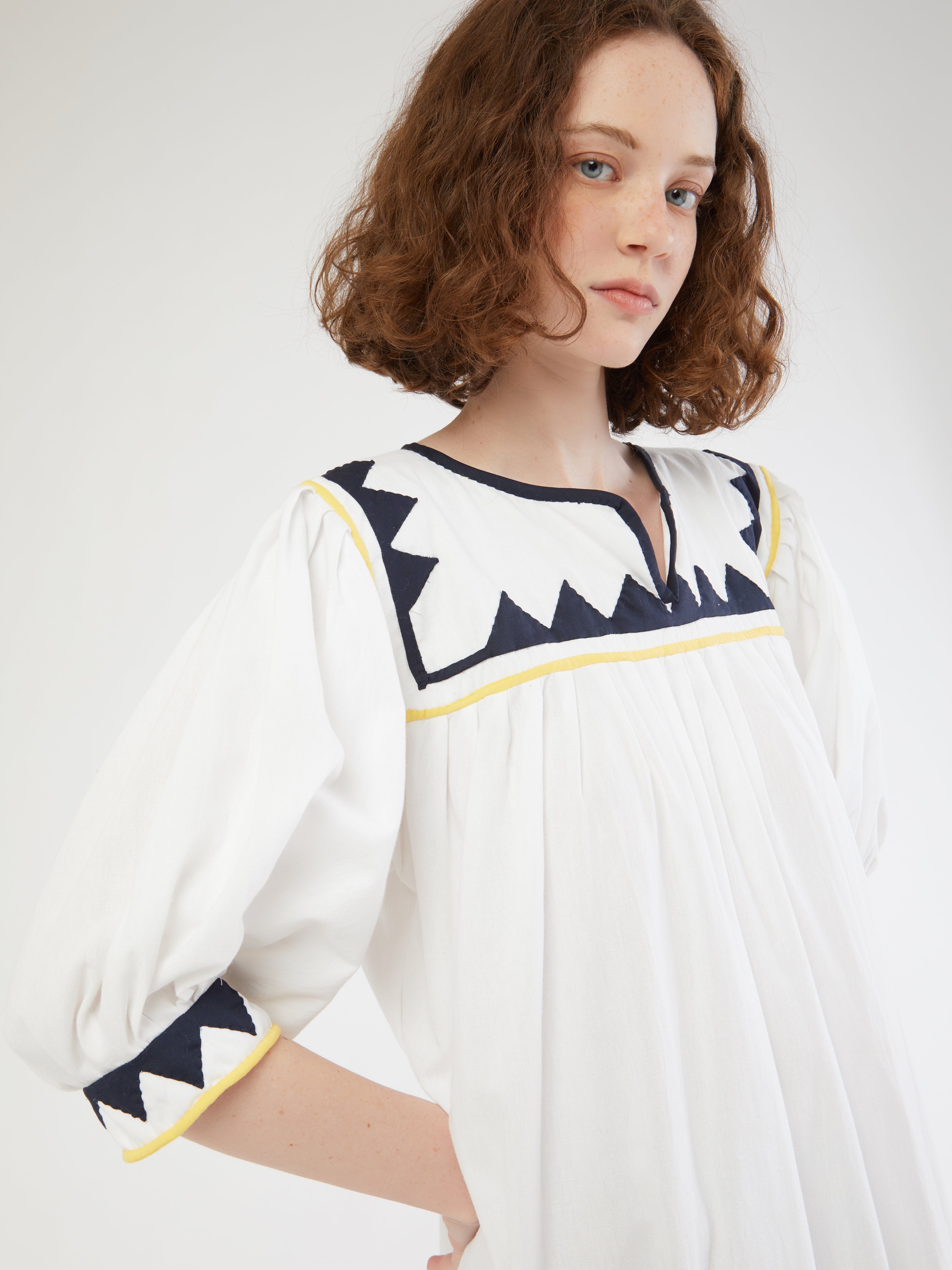 ETHICAL FASHION, CRAFTSMANSHIP, SUSTAINABLE FASHION, TRADITIONAL FASHION, ETHNIC FASHION, BOHEMIAN FASHION, MODA ETICA, MODA SOSTENIBILE, TECNICHE ARTIGIANALI, MODA TRADIZIONALE, MODA ETNICA, BOHEMIAN DRESS, MADE IN MEXICO, HANDMADE IN MEXICO, RARAMURI, RICAMATO A MANO, HAND ENBROIDERED, COLORFUL DRESS, RESORT WEAR, Tarahumara COMMUNITY, Chihuahua, EMPOWERING WOMEN