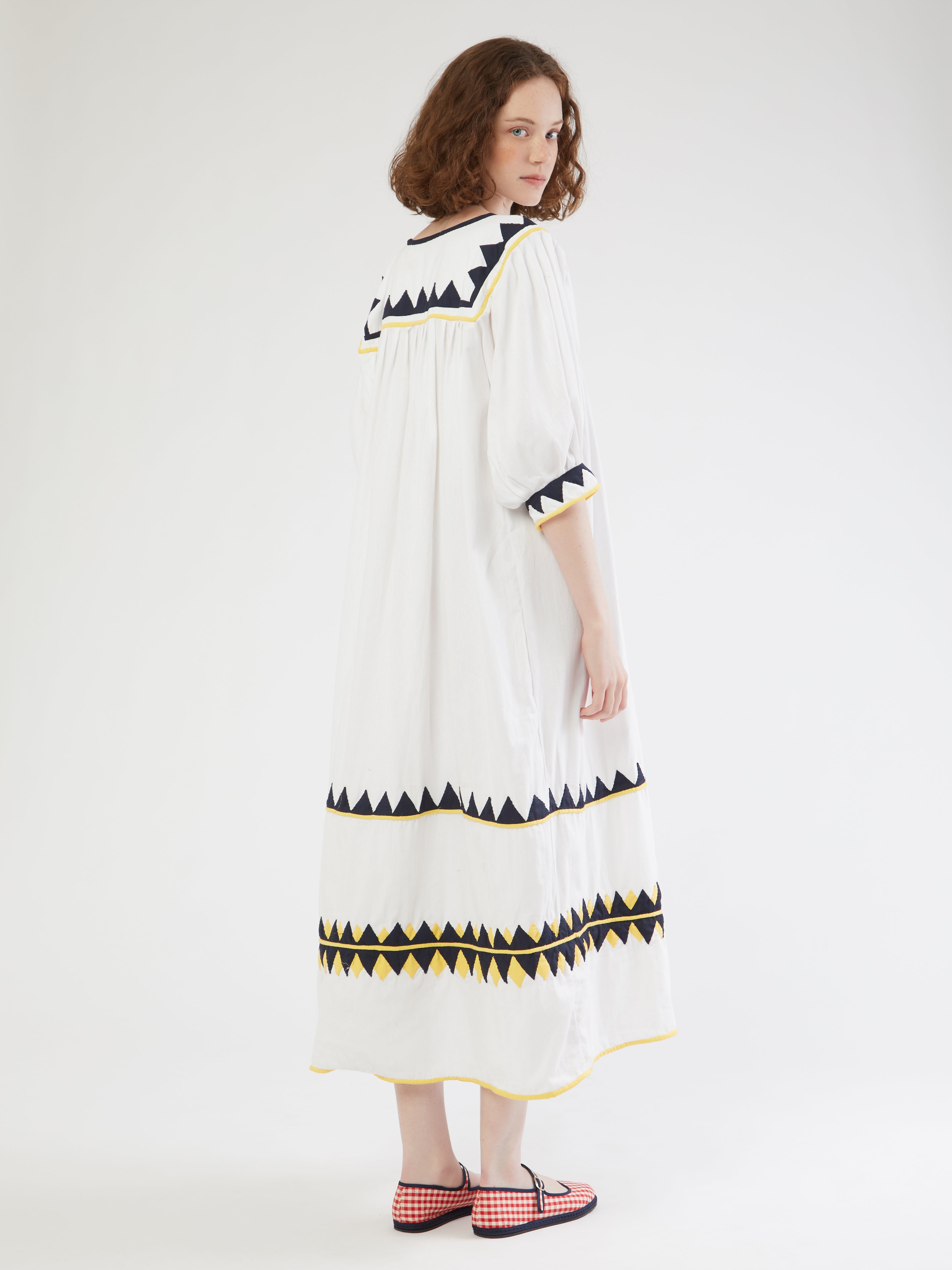 ETHICAL FASHION, CRAFTSMANSHIP, SUSTAINABLE FASHION, TRADITIONAL FASHION, ETHNIC FASHION, BOHEMIAN FASHION, MODA ETICA, MODA SOSTENIBILE, TECNICHE ARTIGIANALI, MODA TRADIZIONALE, MODA ETNICA, BOHEMIAN DRESS, MADE IN MEXICO, HANDMADE IN MEXICO, RARAMURI, RICAMATO A MANO, HAND ENBROIDERED, COLORFUL DRESS, RESORT WEAR, Tarahumara COMMUNITY, Chihuahua, EMPOWERING WOMEN