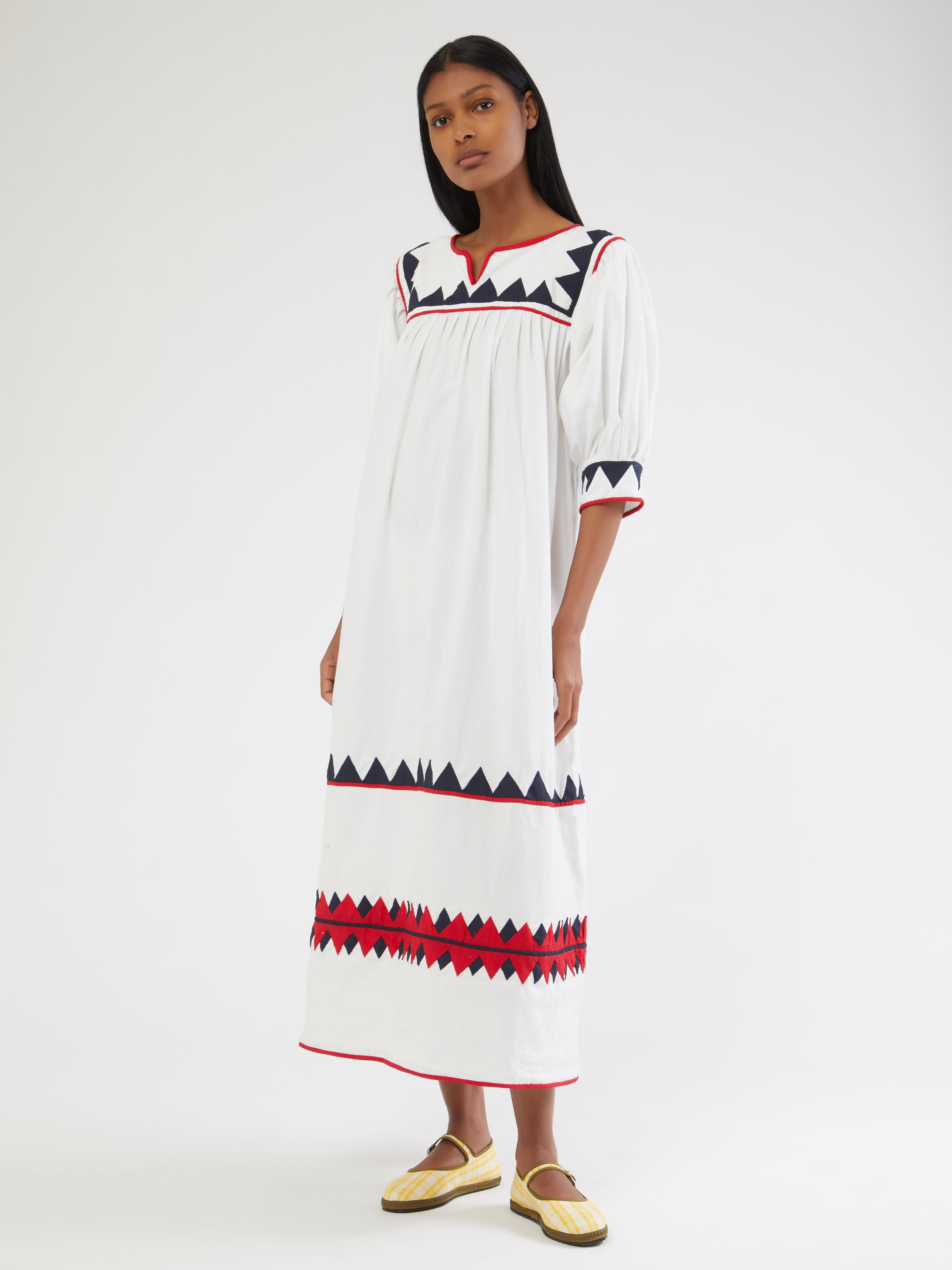 ETHICAL FASHION, CRAFTSMANSHIP, SUSTAINABLE FASHION, TRADITIONAL FASHION, ETHNIC FASHION, BOHEMIAN FASHION, MODA ETICA, MODA SOSTENIBILE, TECNICHE ARTIGIANALI, MODA TRADIZIONALE, MODA ETNICA, BOHEMIAN DRESS, MADE IN MEXICO, HANDMADE IN MEXICO, RARAMURI, RICAMATO A MANO, HAND ENBROIDERED, COLORFUL DRESS, RESORT WEAR, Tarahumara COMMUNITY, Chihuahua, EMPOWERING WOMEN