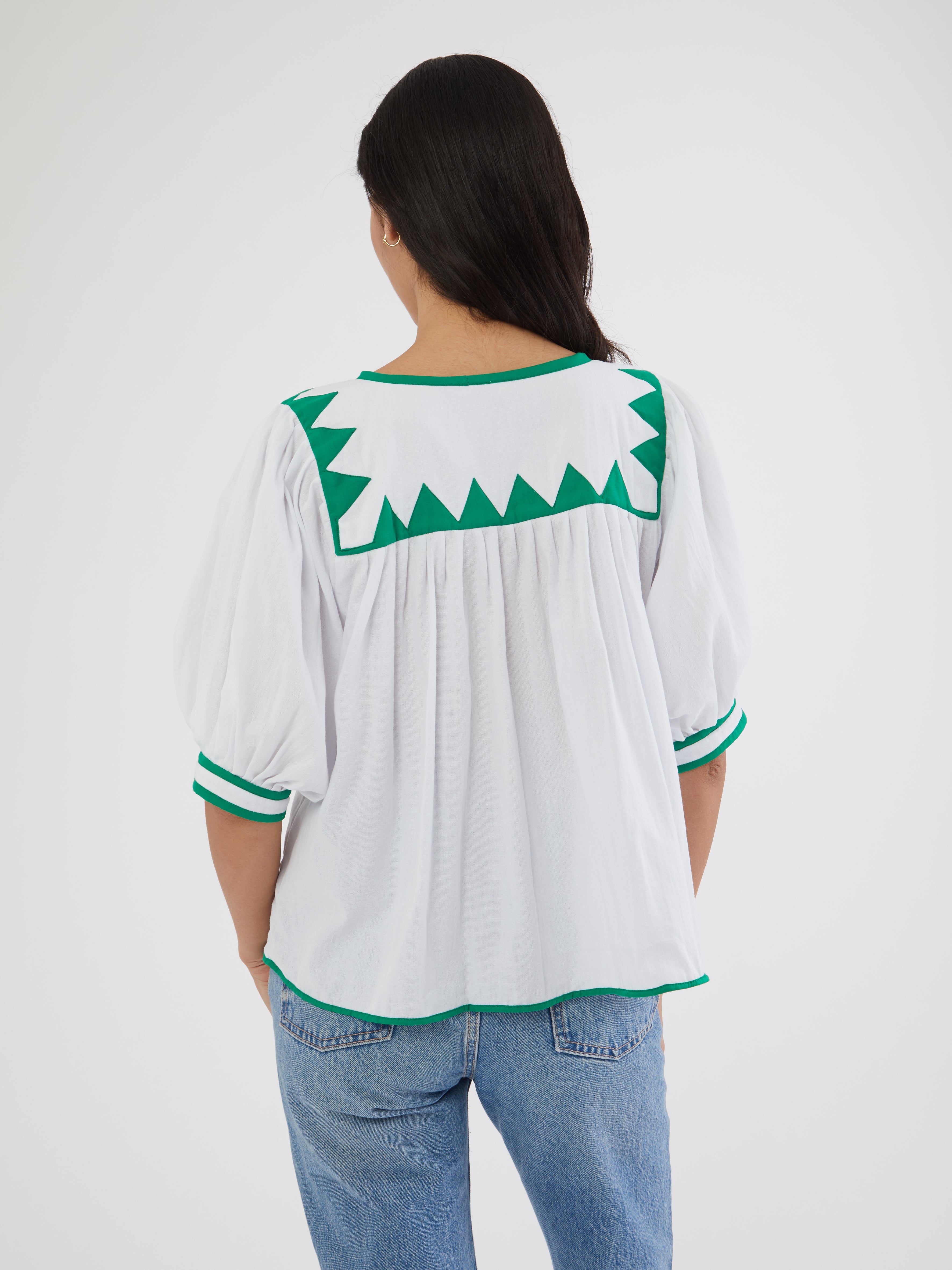 ETHICAL FASHION, CRAFTSMANSHIP, SUSTAINABLE FASHION, TRADITIONAL FASHION, ETHNIC FASHION, BOHEMIAN FASHION, MODA ETICA, MODA SOSTENIBILE, TECNICHE ARTIGIANALI, MODA TRADIZIONALE, MODA ETNICA, BOHEMIAN DRESS, MADE IN MEXICO, HANDMADE IN MEXICO, RARAMURI, RICAMATO A MANO, HAND ENBROIDERED, COLORFUL DRESS, RESORT WEAR, Tarahumara COMMUNITY, Chihuahua, EMPOWERING WOMEN