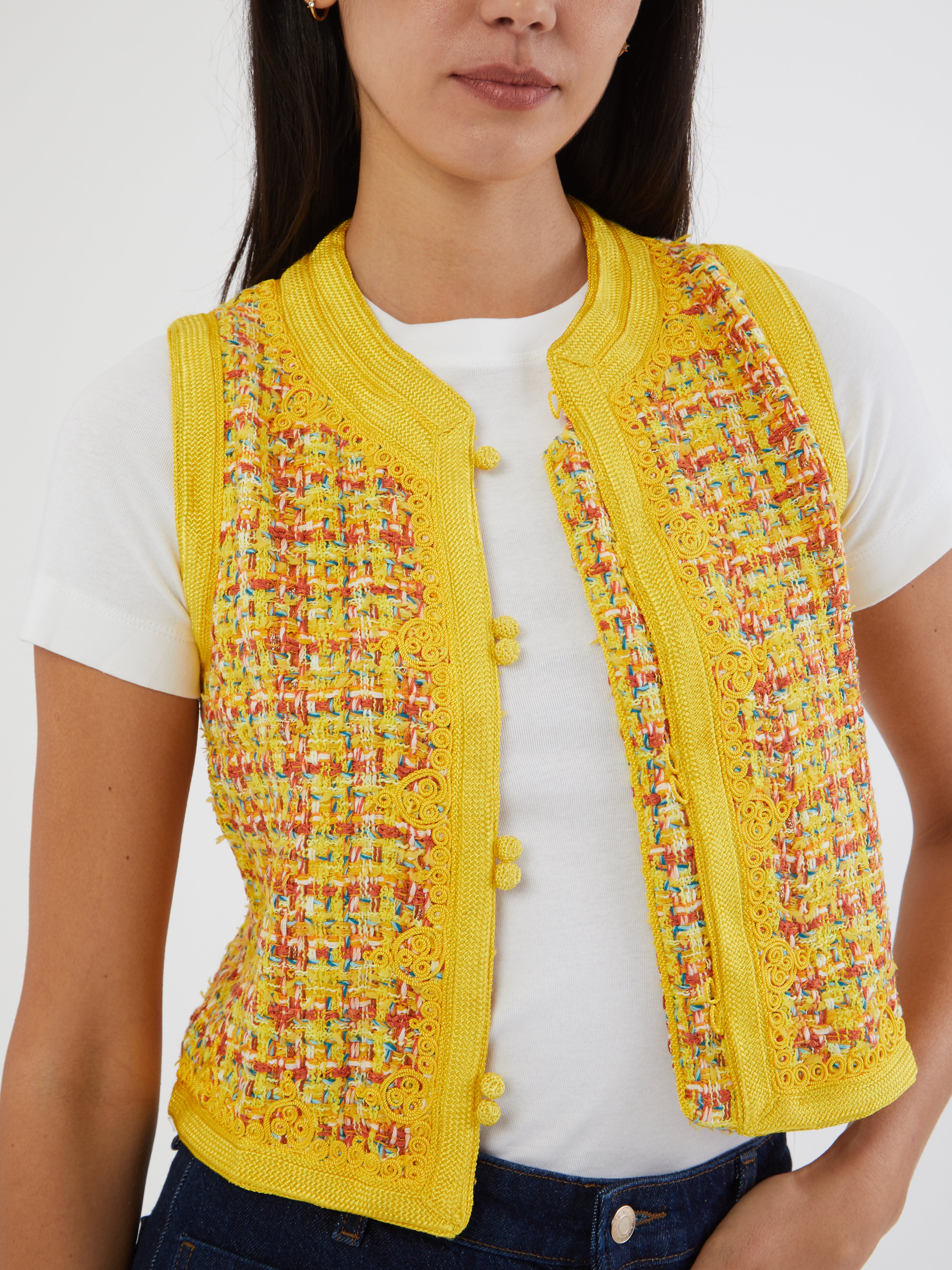 Embroidered in silk threads, Ethical fashion, craftsmanship, sustainable fashion, traditional fashion, ethnic fashion, moda etica, moda sostenibile, tecniche artigianali, moda tradizionale, moda etnica, fatto a mano, handmade, bohemian jacket, boho vest, midseason vest, gilet di mezza stagione, ricamo a mano, hand embroidery, silk embroidery, ricamo seta, moroccan vest, gilet marocchina, collo coreana, giacca di lana bouclé, wool bouclé vest, wool bouclé