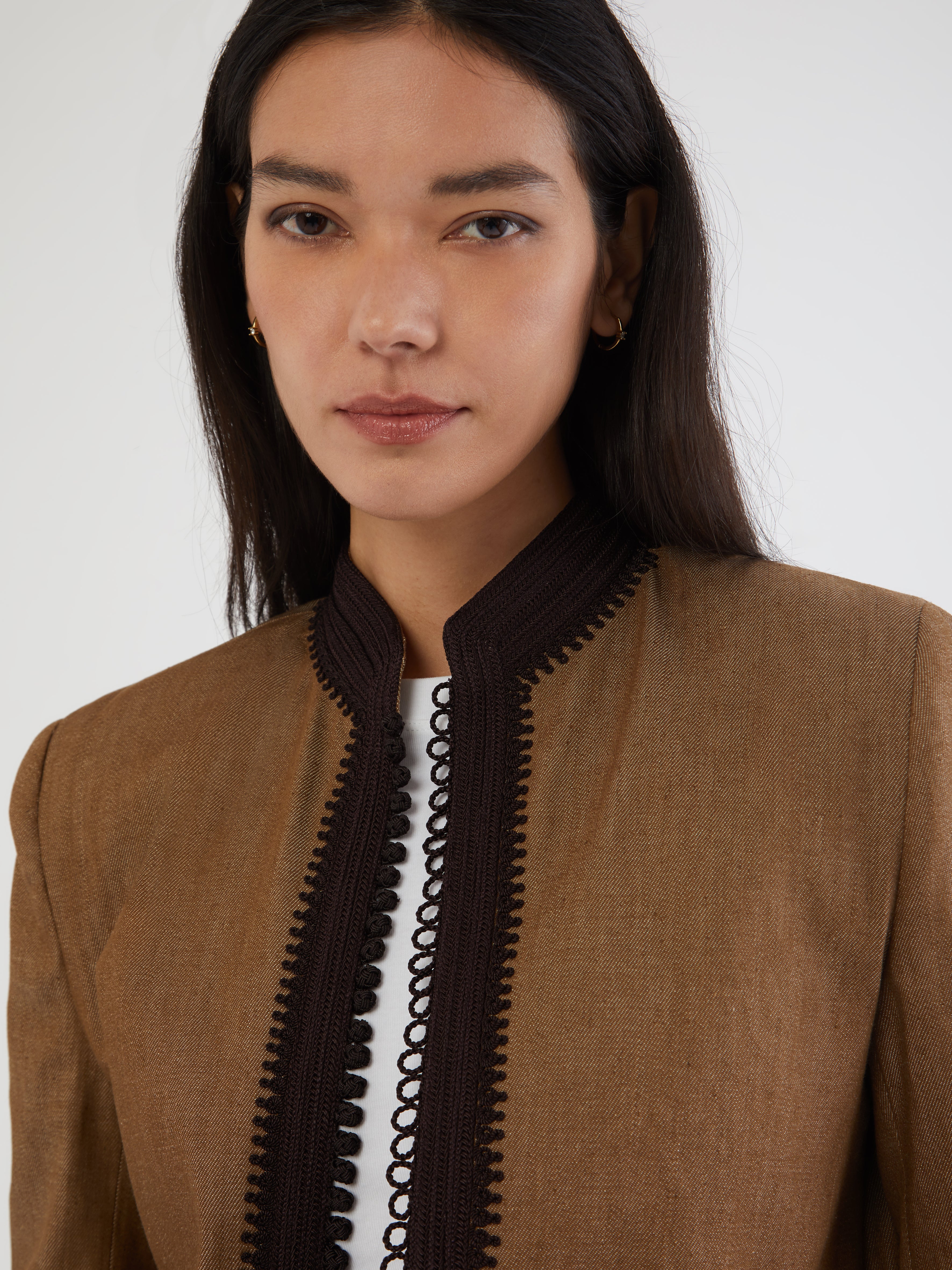 Traditional embellished coat made in silk velvet, Embroidered in silk threads, 100% silk velvet; 100% silk embroidery Ethical fashion, craftsmanship, sustainable fashion, traditional fashion, ethnic fashion, moda etica, moda sostenibile, tecniche artigianali, moda tradizionale, moda etnica, fatto a mano, handmade, bohemian coat, boho coat, velvet coat, giacca di velluto, midseason coat, giacca di mezza stagione, ricamo a mano, hand embroidery, silk embroidery, ricamo seta 