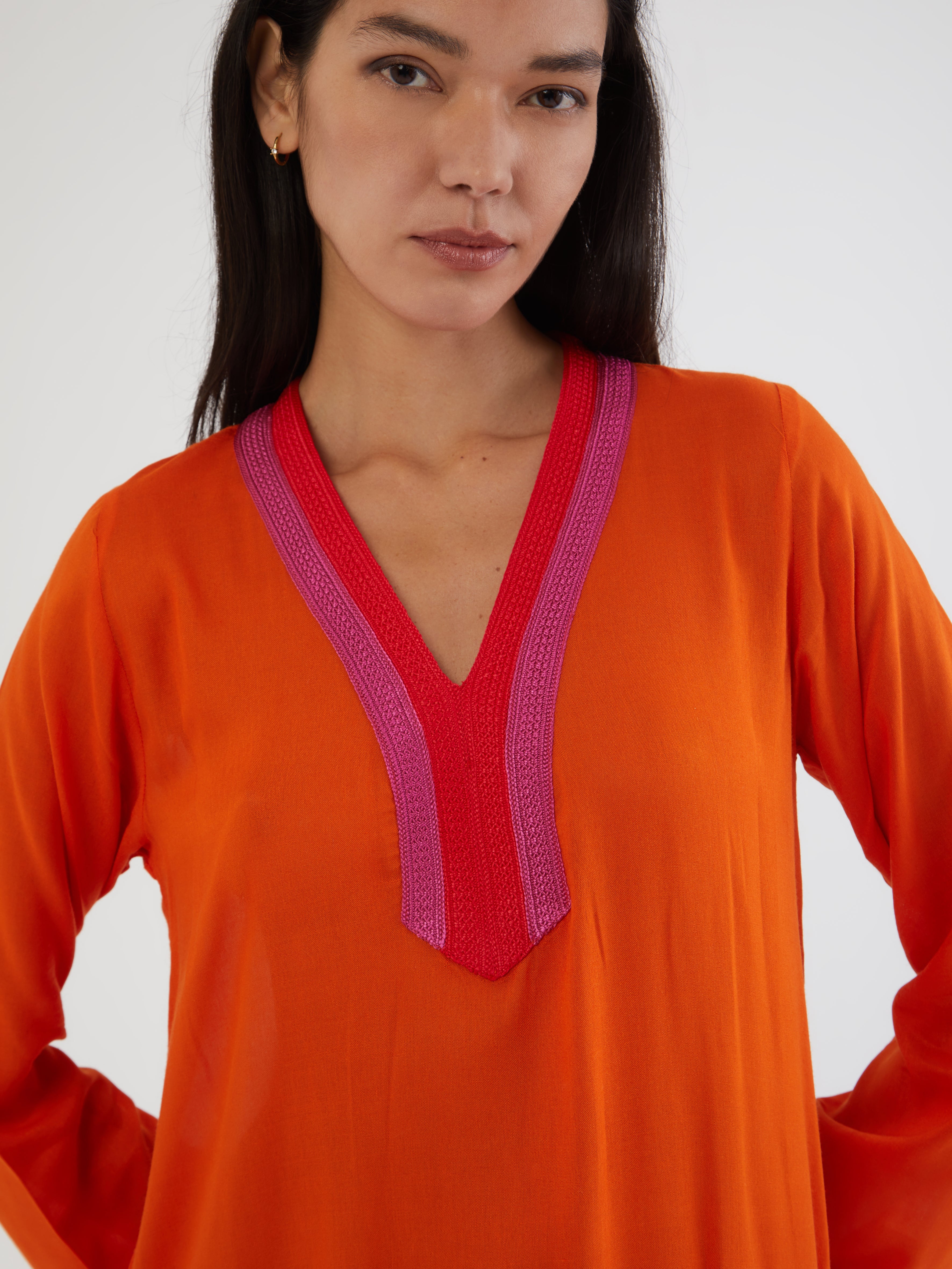 Ethical fashion, craftsmanship, sustainable fashion, traditional fashion, ethnic fashion, moda etica, moda sostenibile, tecniche artigianali, moda tradizionale, moda etnica, fatto a mano, handmade, kaftano, kaftan, beachwear, moda di spiaggia, summer wear, bohemian style, boho styile, stile bohemio, stile boho, resort wear, morocco, moda marochina, moroccan fashion, moroccan style, hand embroidery, ricamato a mano, ricamo, ricamo marocchino, moroccan embroidery, colorful kaftan, cotton kaftan, beach style. 