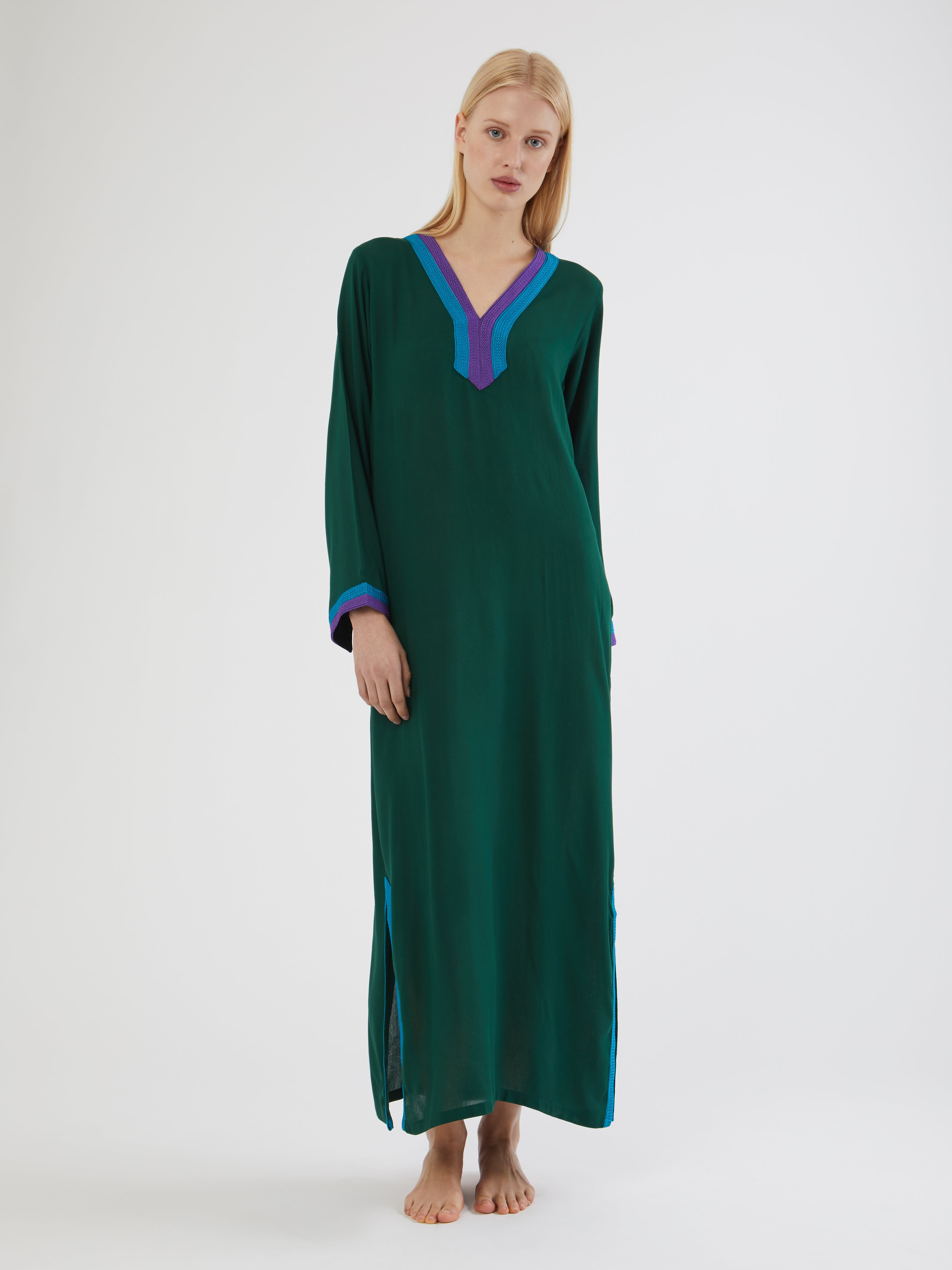 Ethical fashion, craftsmanship, sustainable fashion, traditional fashion, ethnic fashion, moda etica, moda sostenibile, tecniche artigianali, moda tradizionale, moda etnica, fatto a mano, handmade, kaftano, kaftan, beachwear, moda di spiaggia, summer wear, bohemian style, boho styile, stile bohemio, stile boho, resort wear, morocco, moda marochina, moroccan fashion, moroccan style, hand embroidery, ricamato a mano, ricamo, ricamo marocchino, moroccan embroidery, colorful kaftan, cotton kaftan, beach style. 