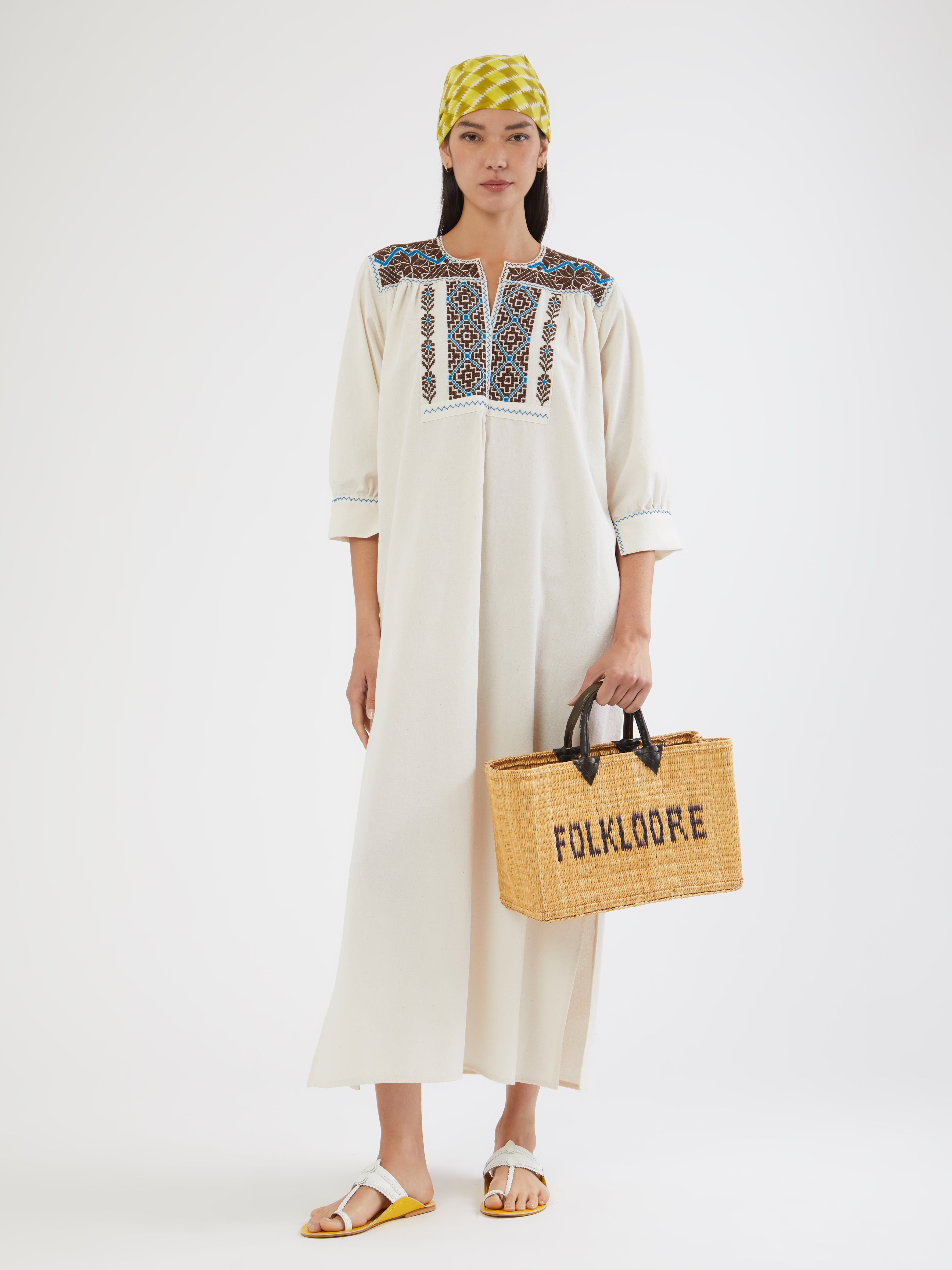 This rectangular shaped, Rush basket, with leather handles, Ethical fashion, craftsmanship, sustainable fashion, traditional fashion, ethnic fashion, moda etica, moda sostenibile, tecniche artigianali, moda tradizionale, moda etnica, fatto a mano, handmade, borsa di paglia, basket bag, tunisian bag, tunisian basket, basket bag, straw bag, borsa tunisina, borsa a cesto, personalized basket, borsa personalizzata, africa, moda africana, african fashion, boho bag, bohemian bag, borsa boho, borsa bohemia. beach 