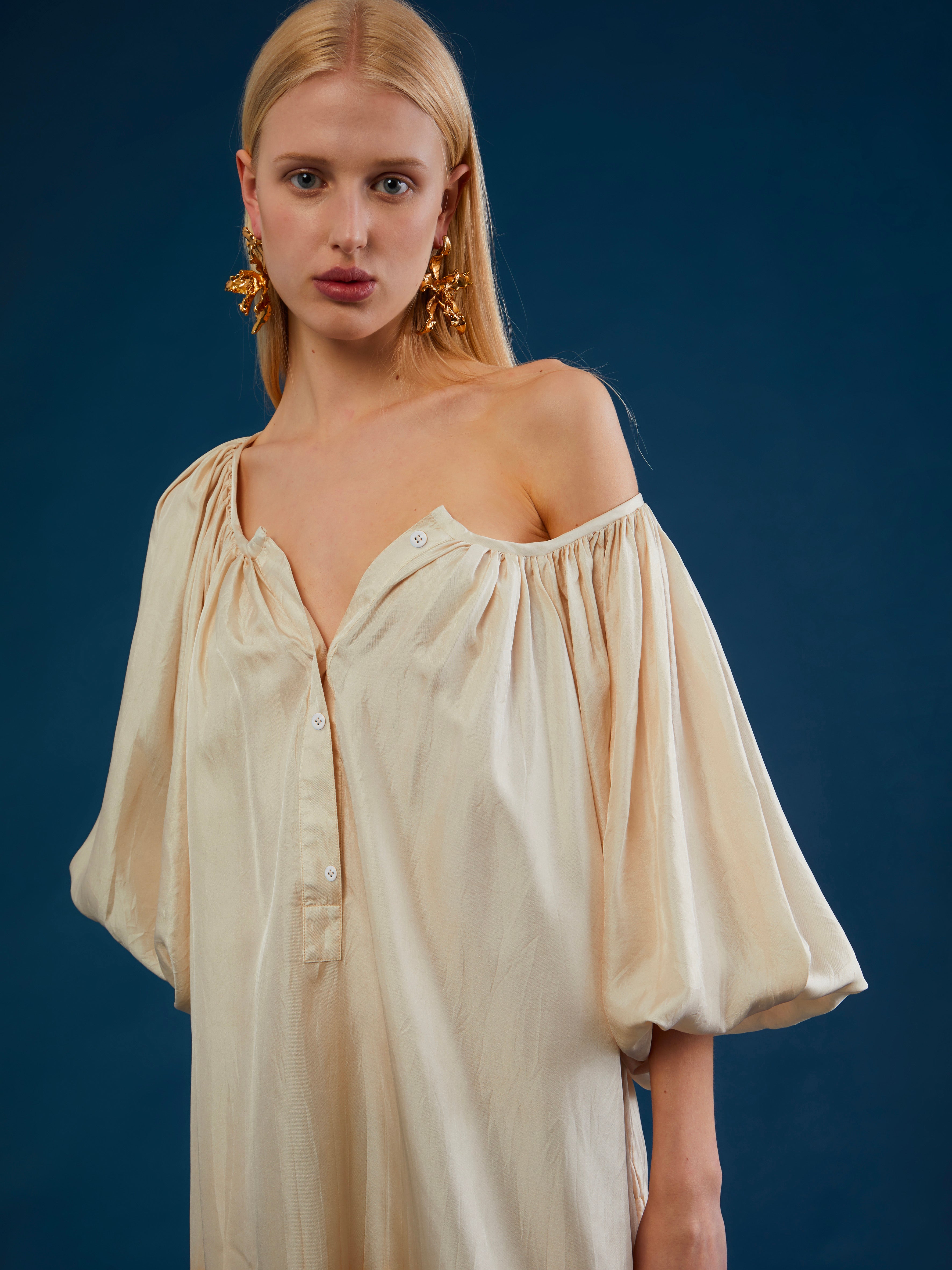 Ethical fashion, craftsmanship, sustainable fashion, traditional fashion, ethnic fashion, moda etica, moda sostenibile, tecniche artigianali, moda tradizionale, moda etnica, fatto a mano, handmade, kaftano, kaftan, beachwear, moda di spiaggia, summer wear, bohemian style, boho styile, stile bohemio, stile boho, resort wear, india, moda indiana, indian fashion, hand dye, tie dye, colorful kaftan, silk kaftan, beach style, hand printed