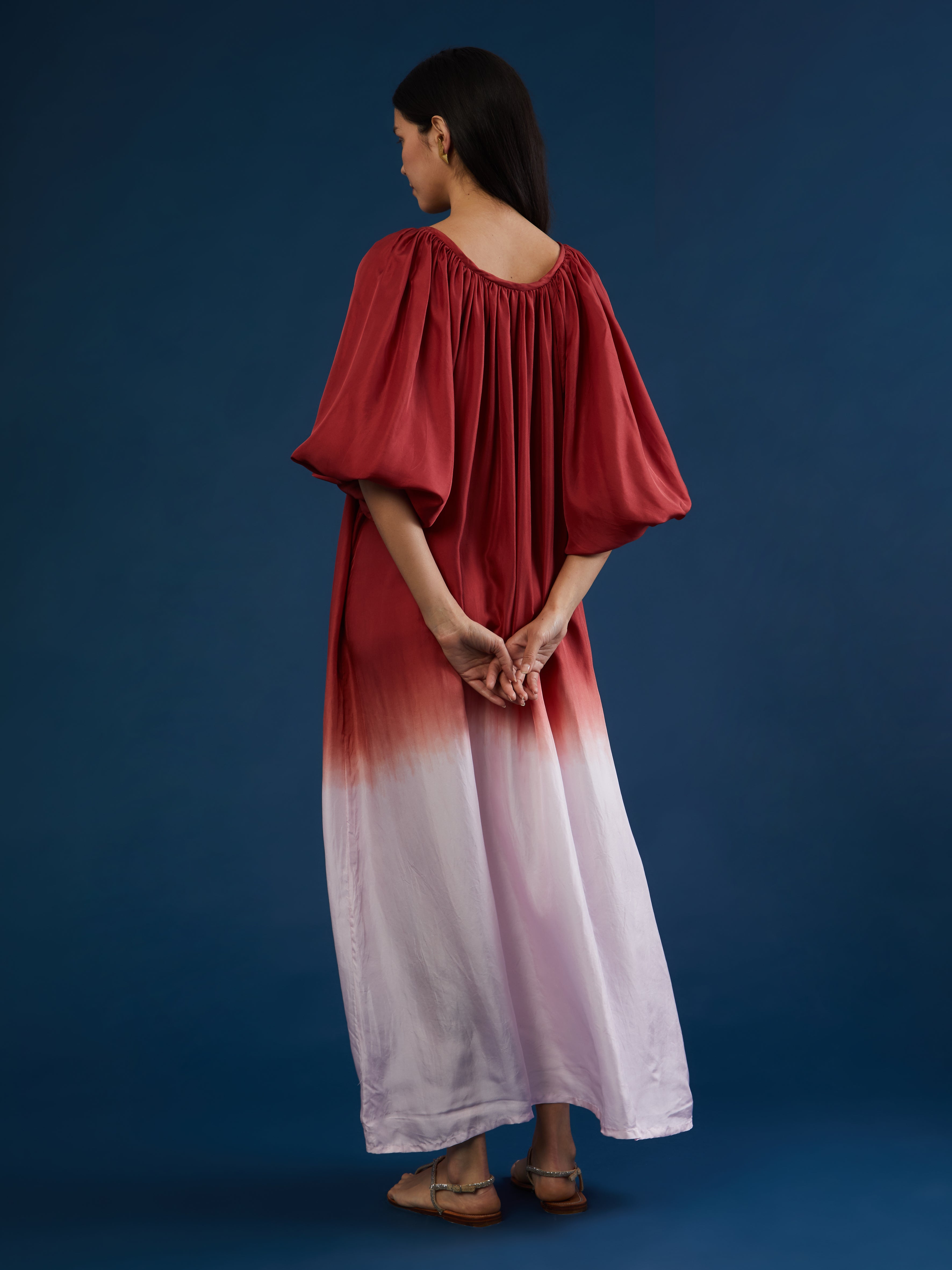 Ethical fashion, craftsmanship, sustainable fashion, traditional fashion, ethnic fashion, moda etica, moda sostenibile, tecniche artigianali, moda tradizionale, moda etnica, fatto a mano, handmade, kaftano, kaftan, beachwear, moda di spiaggia, summer wear, bohemian style, boho styile, stile bohemio, stile boho, resort wear, india, moda indiana, indian fashion, hand dye, tie dye, colorful kaftan, silk kaftan, beach style, hand printed