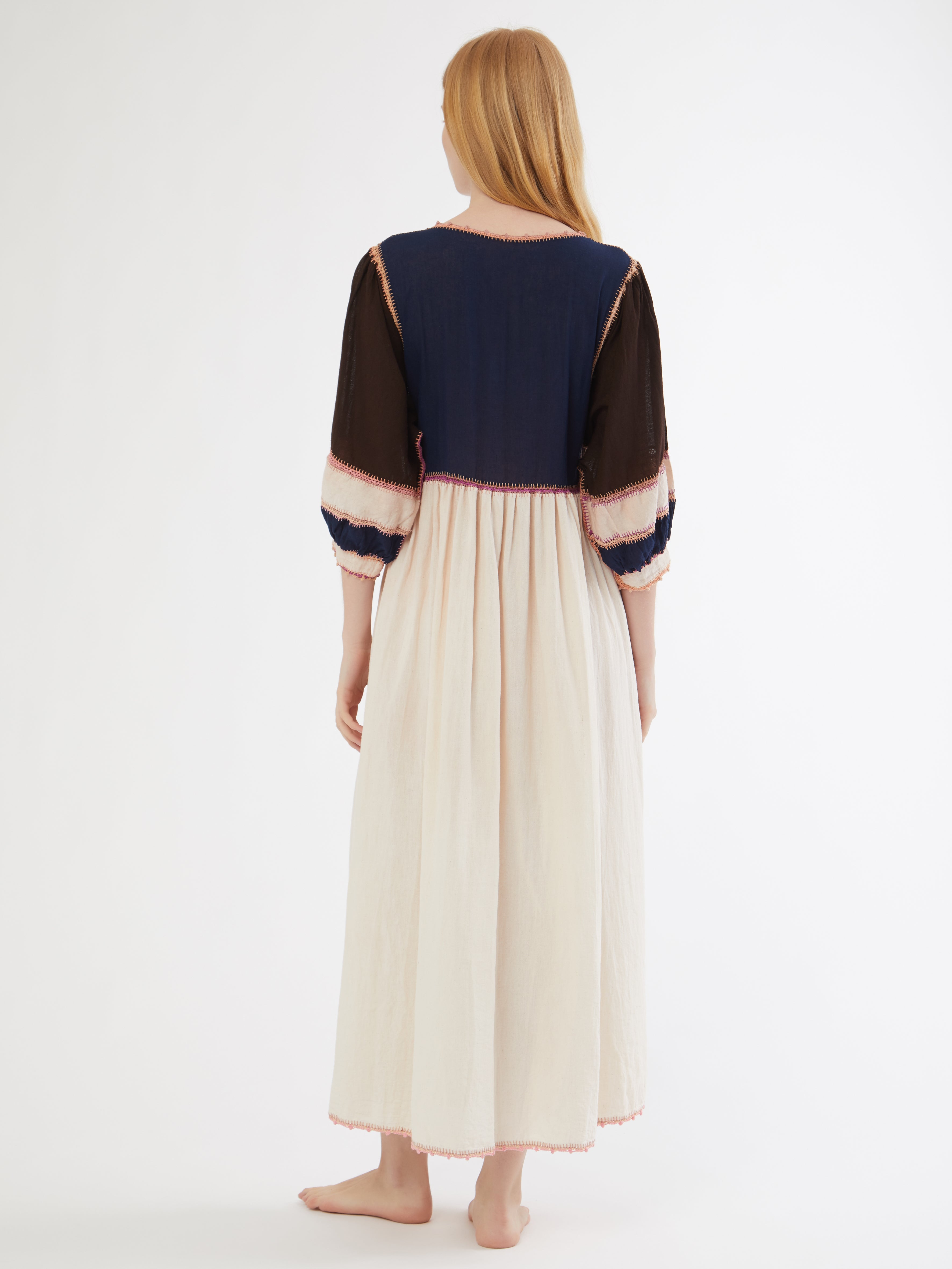 ETHICAL FASHION, CRAFTSMANSHIP, SUSTAINABLE FASHION, TRADITIONAL FASHION, ETHNIC FASHION, BOHEMIAN FASHION, MODA ETICA, MODA SOSTENIBILE, TECNICHE ARTIGIANALI, MODA TRADIZIONALE, MODA ETNICA, BOHEMIAN DRESS, MADE IN MEXICO, HANDMADE IN MEXICO, ZAPOTECA, RICAMATO A MANO, HAND ENBROIDERED, COLORFUL DRESS, RESORT WEAR, Tarahumara COMMUNITY, Chihuahua, EMPOWERING WOMEN, OXACA