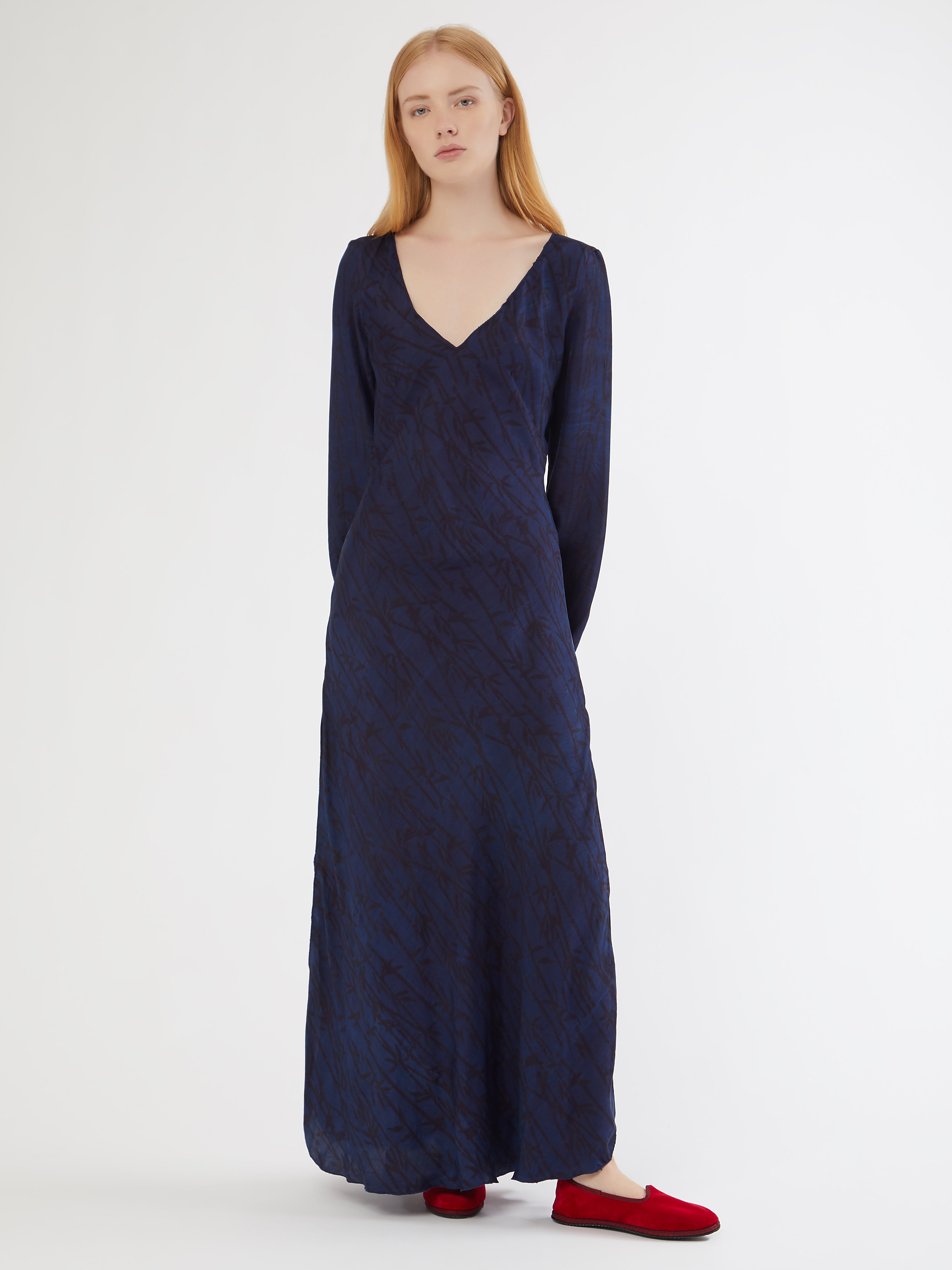 FASHION, BIASED DRESS, TIE DYE, HANDMADE IN INDIA, HANDMADE PRINT, SILK DRESS, SUMMER DRESS, SILK, LONG SLEEVE DRESS, SILK BIASED DRESS, VESTITO IN SETA, FATTO A MANO, TINTO A MANO, VESTITO A MANICHE LUNGHE, TAGLIO SBIECO