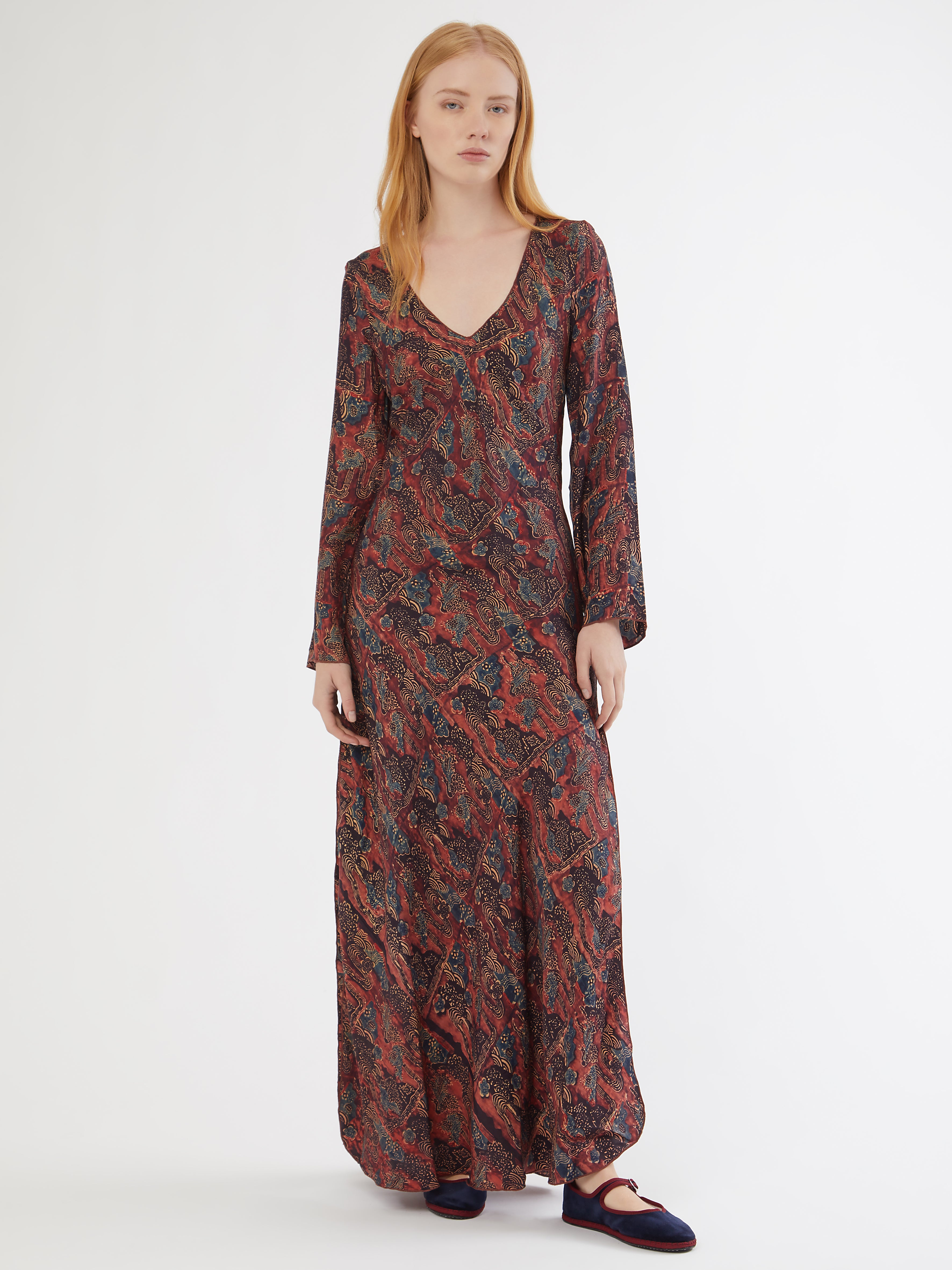FASHION, BIASED DRESS, TIE DYE, HANDMADE IN INDIA, HANDMADE PRINT, SILK DRESS, SUMMER DRESS, SILK, LONG SLEEVE DRESS, SILK BIASED DRESS, VESTITO IN SETA, FATTO A MANO, TINTO A MANO, VESTITO A MANICHE LUNGHE, TAGLIO SBIECO