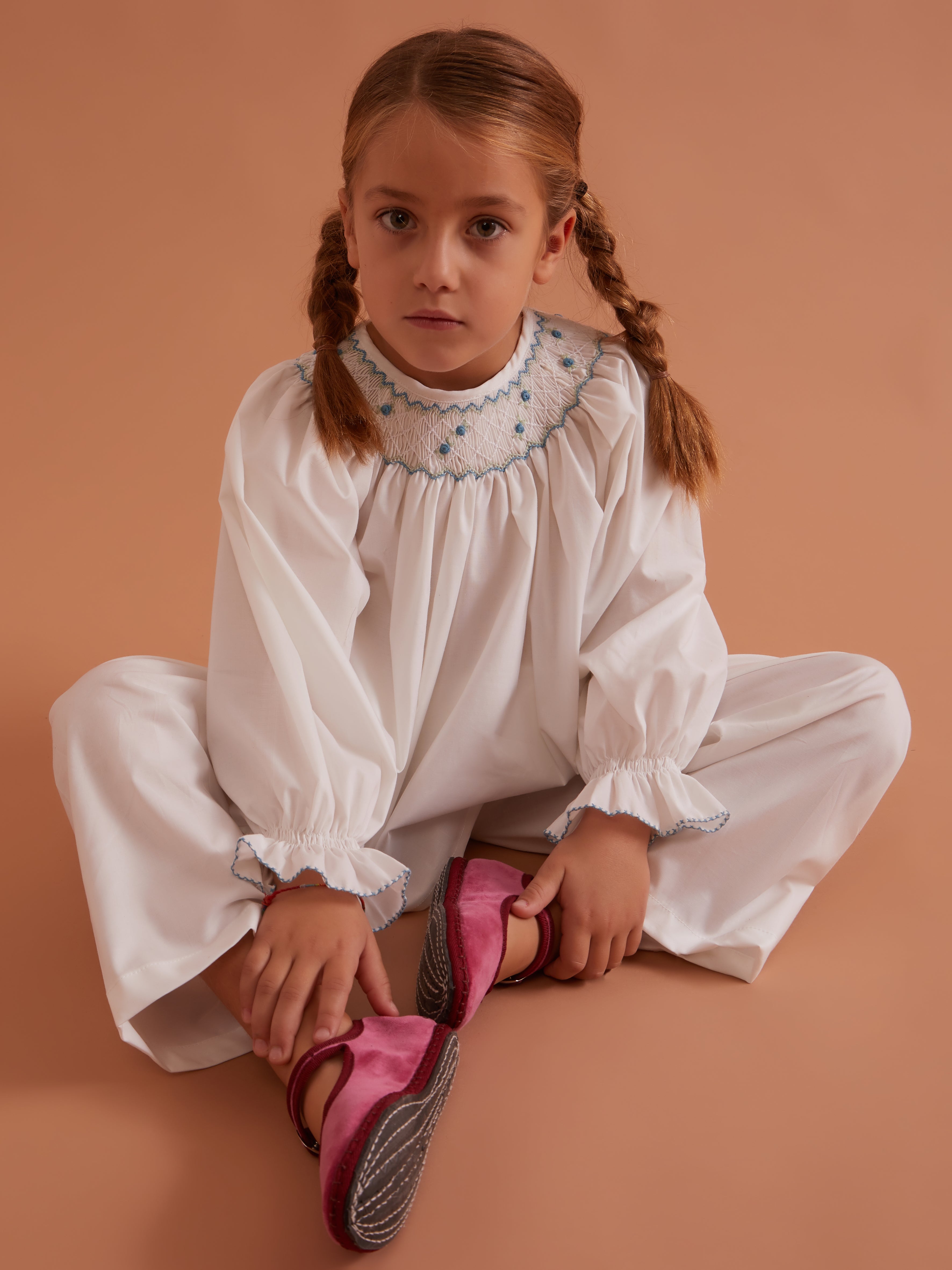 ETHICAL FASHION, CRAFTSMANSHIP, SUSTAINABLE FASHION, TRADITIONAL FASHION, ETHNIC FASHION, BOHEMIAN FASHION, MODA ETICA, MODA SOSTENIBILE, TECNICHE ARTIGIANALI, MODA TRADIZIONALE, MODA ETNICA, BOHEMIAN DRESS, MADE IN MADAGASCAR, HANDMADE IN MADAGASCAR, COTTON NIGHTDRESS, COTTON NIGHTGOWN, CAMICIA DA NOTTE IN COTONE, PIGIAMA DI COTONE, COTTON PAJAMA, NIGHTWEAR, SLEEPWEAR, FASHION PAJAMA, PUNTO SMOCK, SMOKED, SMOCKED, HAND EMBROIDERED, RICAMATO A MANO, KIDSWEAR, MUMMY AND ME, MINI ME