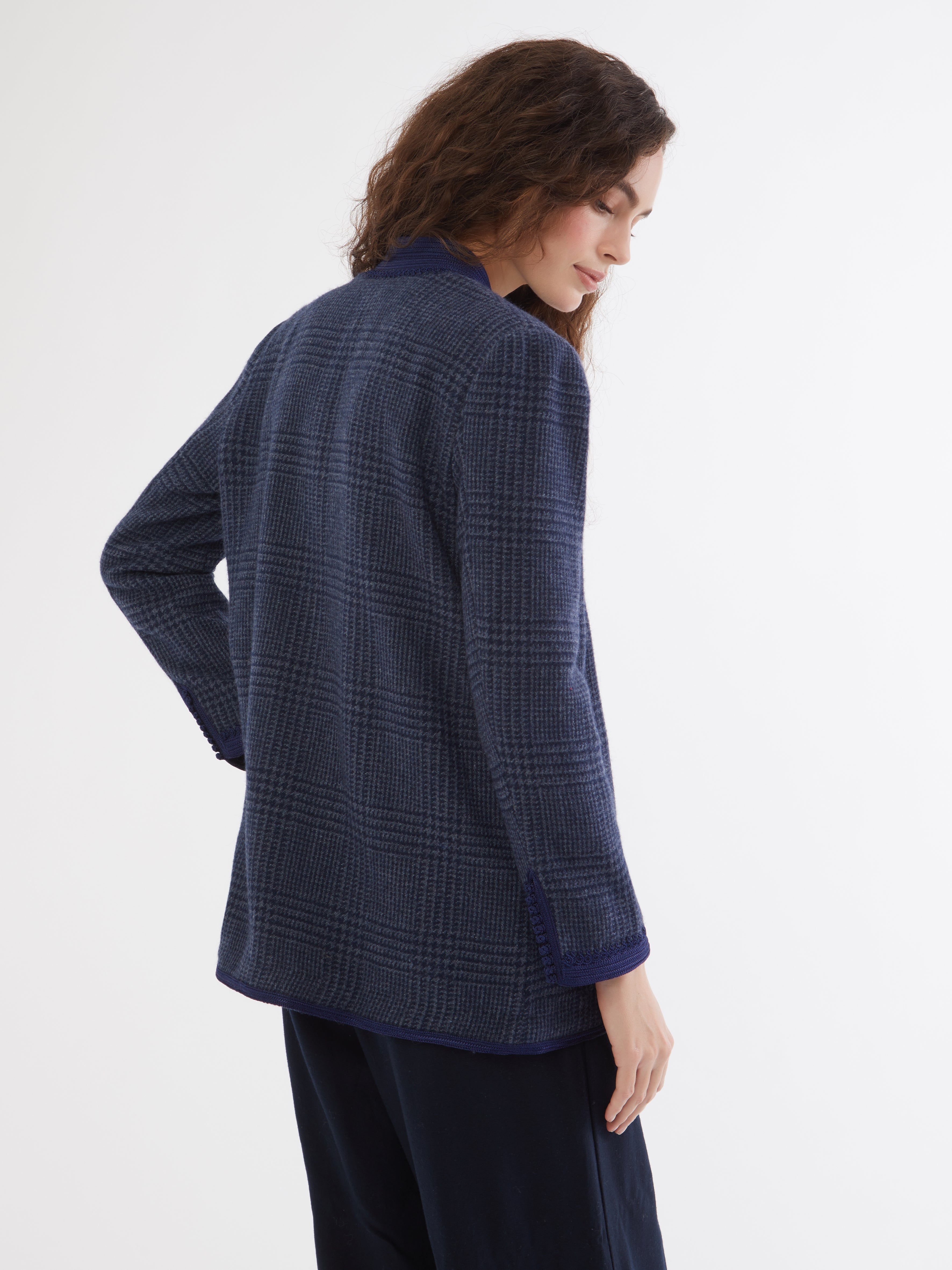 Traditional embellished jacket, Embroidered in silk threads, 100% silk velvet; 100% silk embroidery Ethical fashion, craftsmanship, sustainable fashion, traditional fashion, ethnic fashion, moda etica, moda sostenibile, tecniche artigianali, moda tradizionale, moda etnica, fatto a mano, handmade, bohemian coat, boho coat, velvet coat, giacca di velluto, midseason coat, giacca di mezza stagione, ricamo a mano, hand embroidery, silk embroidery, ricamo seta, giacche sartoriali, tailored jacket, wool jacket, bl