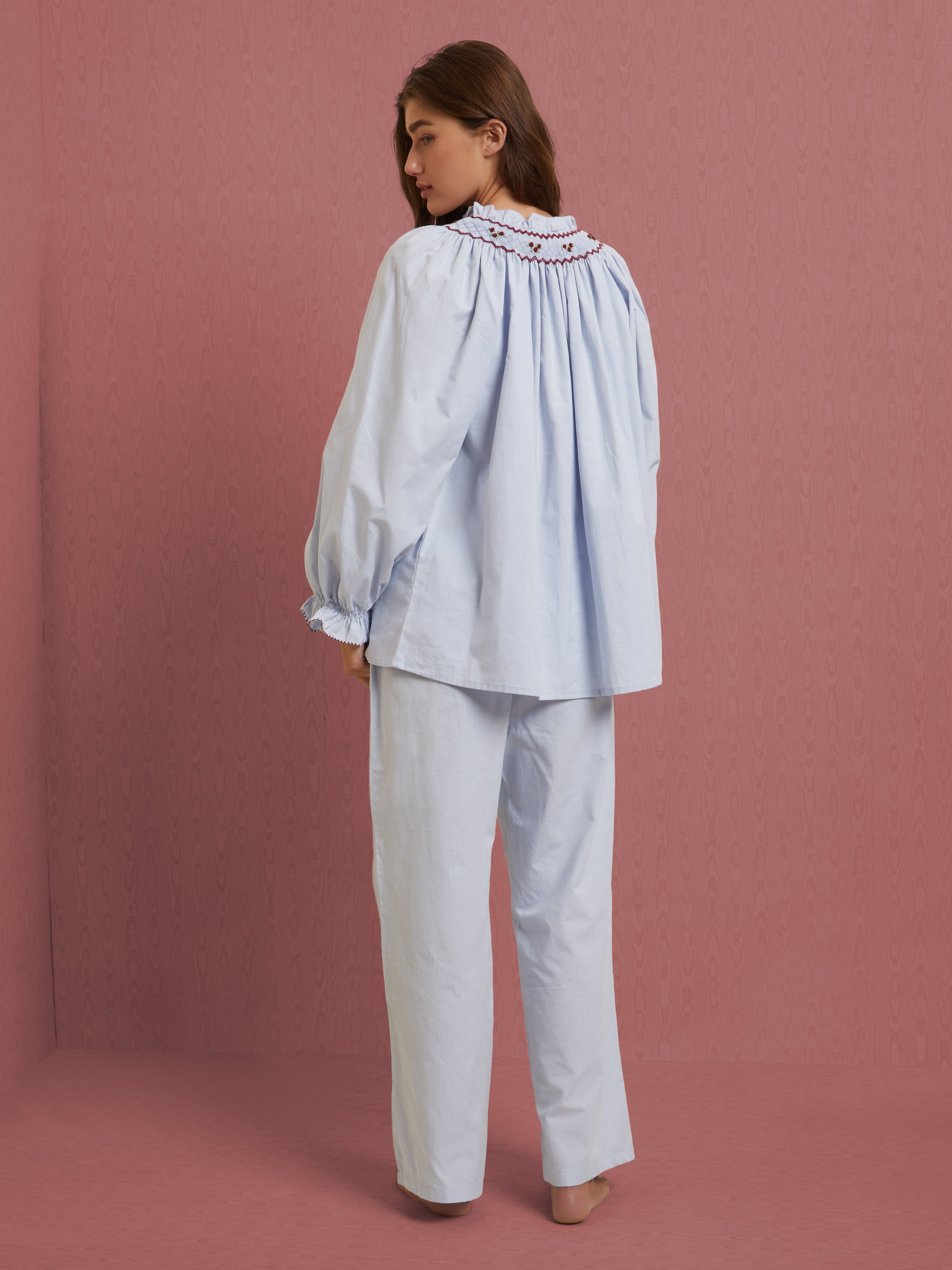 ETHICAL FASHION, CRAFTSMANSHIP, SUSTAINABLE FASHION, TRADITIONAL FASHION, ETHNIC FASHION, BOHEMIAN FASHION, MODA ETICA, MODA SOSTENIBILE, TECNICHE ARTIGIANALI, MODA TRADIZIONALE, MODA ETNICA, MADE IN MADAGASCAR, HANDMADE IN MADAGASCAR, COTTON NIGHTDRESS, COTTON NIGHTGOWN, CAMICIA DA NOTTE IN COTONE, PIGIAMA DI COTONE, COTTON PAJAMA, NIGHTWEAR, SLEEPWEAR, FASHION PAJAMA, PUNTO SMOCK, SMOKED, SMOCKED, HAND EMBROIDERED, RICAMATO A MANO, MUM AND DAUGHTER, MINE ME COLLECTION, MATCHIN WITH MUM, 