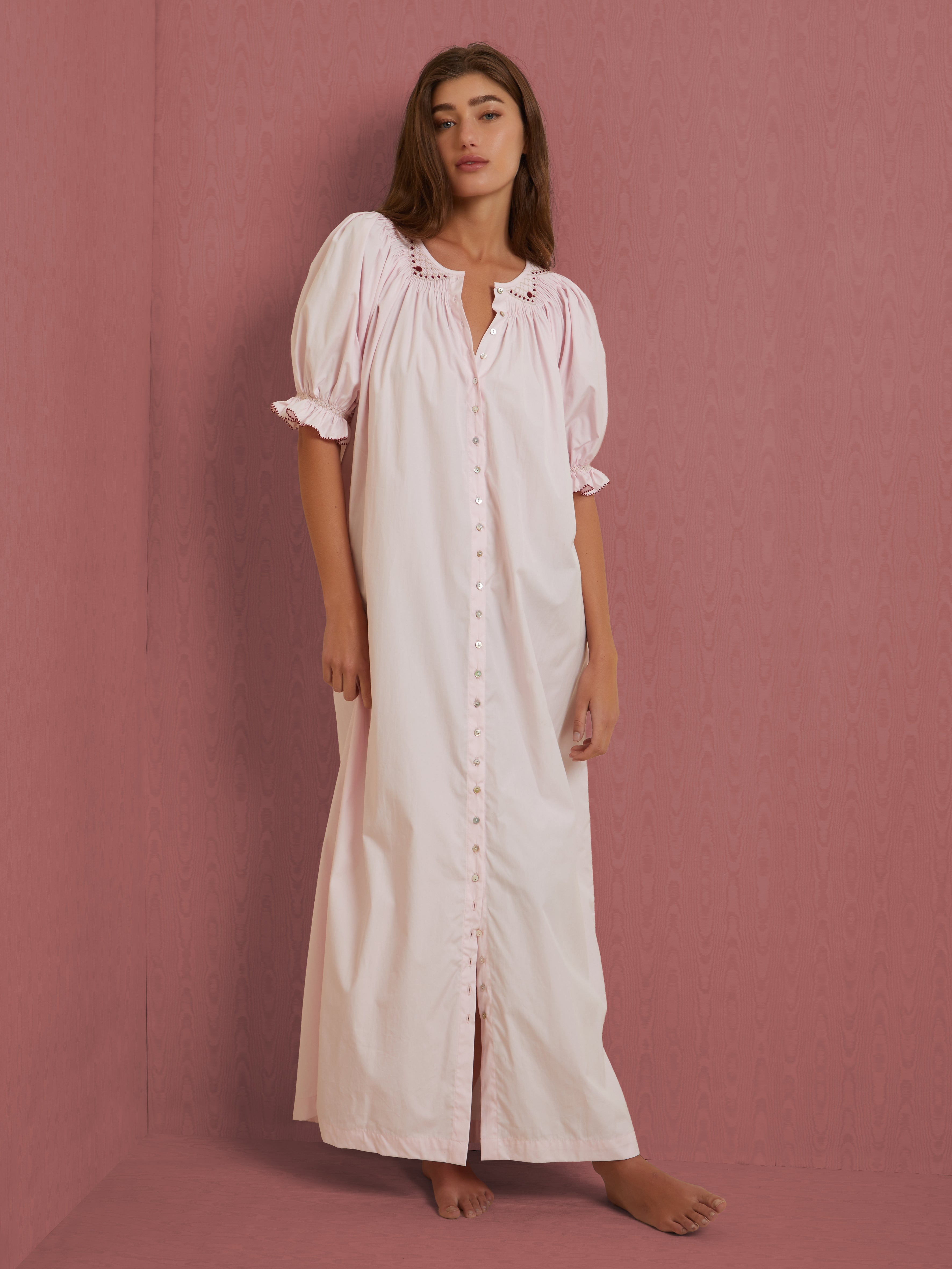 ETHICAL FASHION, CRAFTSMANSHIP, SUSTAINABLE FASHION, TRADITIONAL FASHION, ETHNIC FASHION, BOHEMIAN FASHION, MODA ETICA, MODA SOSTENIBILE, TECNICHE ARTIGIANALI, MODA TRADIZIONALE, MODA ETNICA, MADE IN MADAGASCAR, HANDMADE IN MADAGASCAR, COTTON NIGHTDRESS, COTTON NIGHTGOWN, CAMICIA DA NOTTE IN COTONE, PIGIAMA DI COTONE, COTTON PAJAMA, NIGHTWEAR, SLEEPWEAR, FASHION PAJAMA, PUNTO SMOCK, SMOKED, SMOCKED, HAND EMBROIDERED, RICAMATO A MANO, MUM AND DAUGHTER, MINE ME COLLECTION, MATCHIN WITH MUM, 