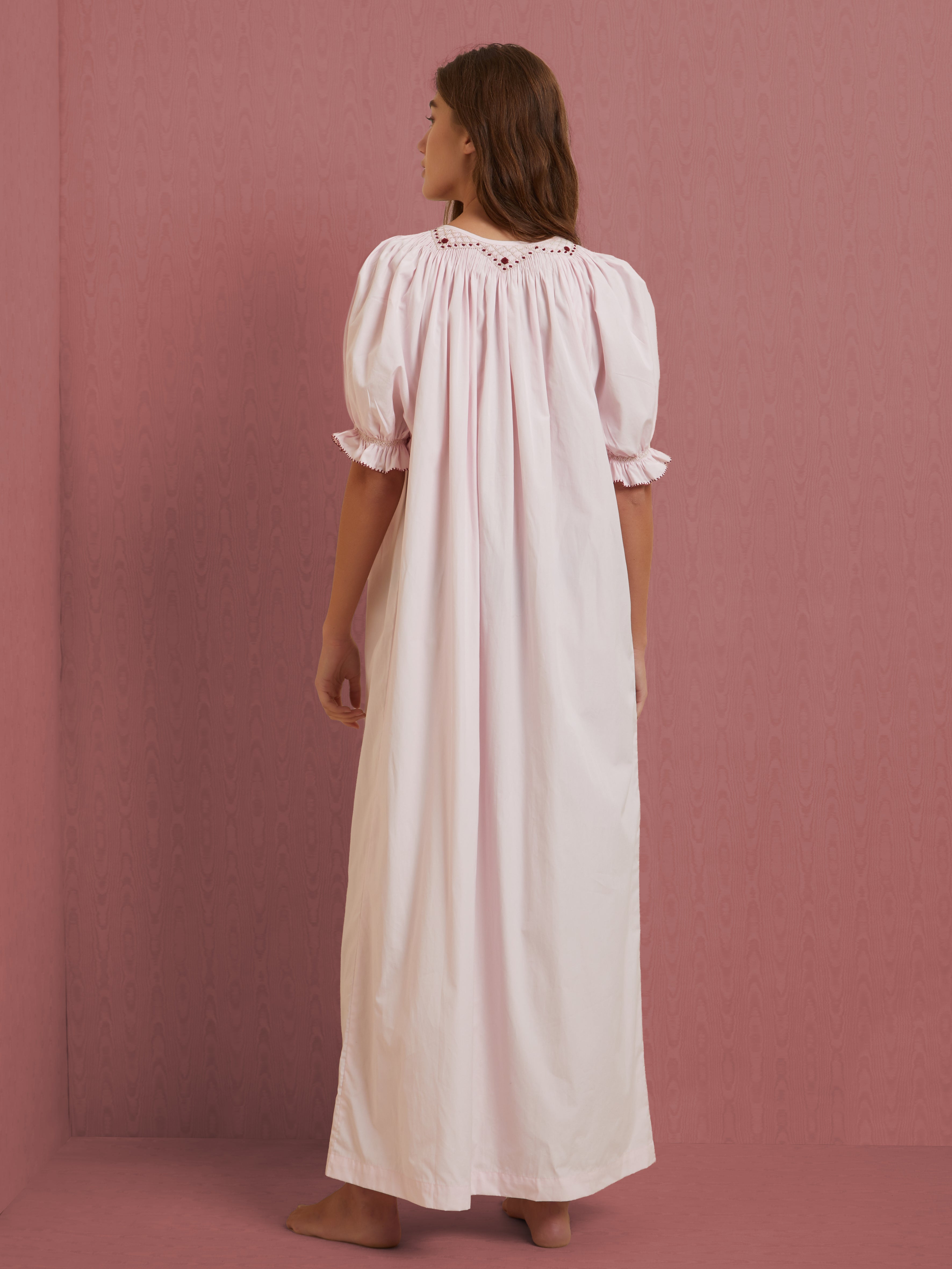 ETHICAL FASHION, CRAFTSMANSHIP, SUSTAINABLE FASHION, TRADITIONAL FASHION, ETHNIC FASHION, BOHEMIAN FASHION, MODA ETICA, MODA SOSTENIBILE, TECNICHE ARTIGIANALI, MODA TRADIZIONALE, MODA ETNICA, MADE IN MADAGASCAR, HANDMADE IN MADAGASCAR, COTTON NIGHTDRESS, COTTON NIGHTGOWN, CAMICIA DA NOTTE IN COTONE, PIGIAMA DI COTONE, COTTON PAJAMA, NIGHTWEAR, SLEEPWEAR, FASHION PAJAMA, PUNTO SMOCK, SMOKED, SMOCKED, HAND EMBROIDERED, RICAMATO A MANO, MUM AND DAUGHTER, MINE ME COLLECTION, MATCHIN WITH MUM, 